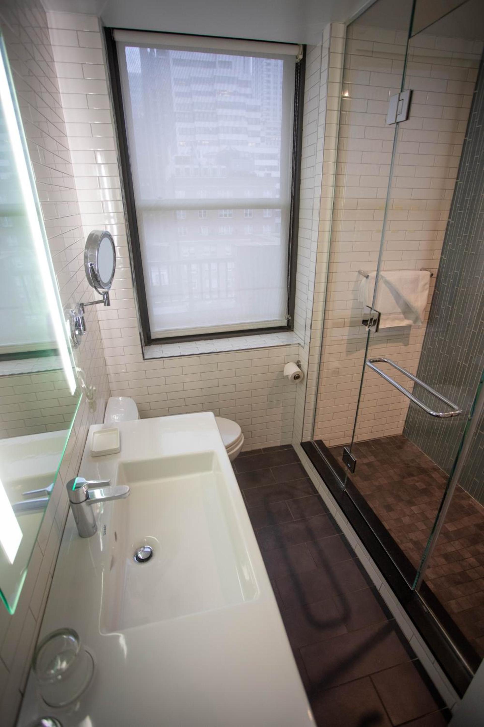 Lexington Plaza Hotel photo 71