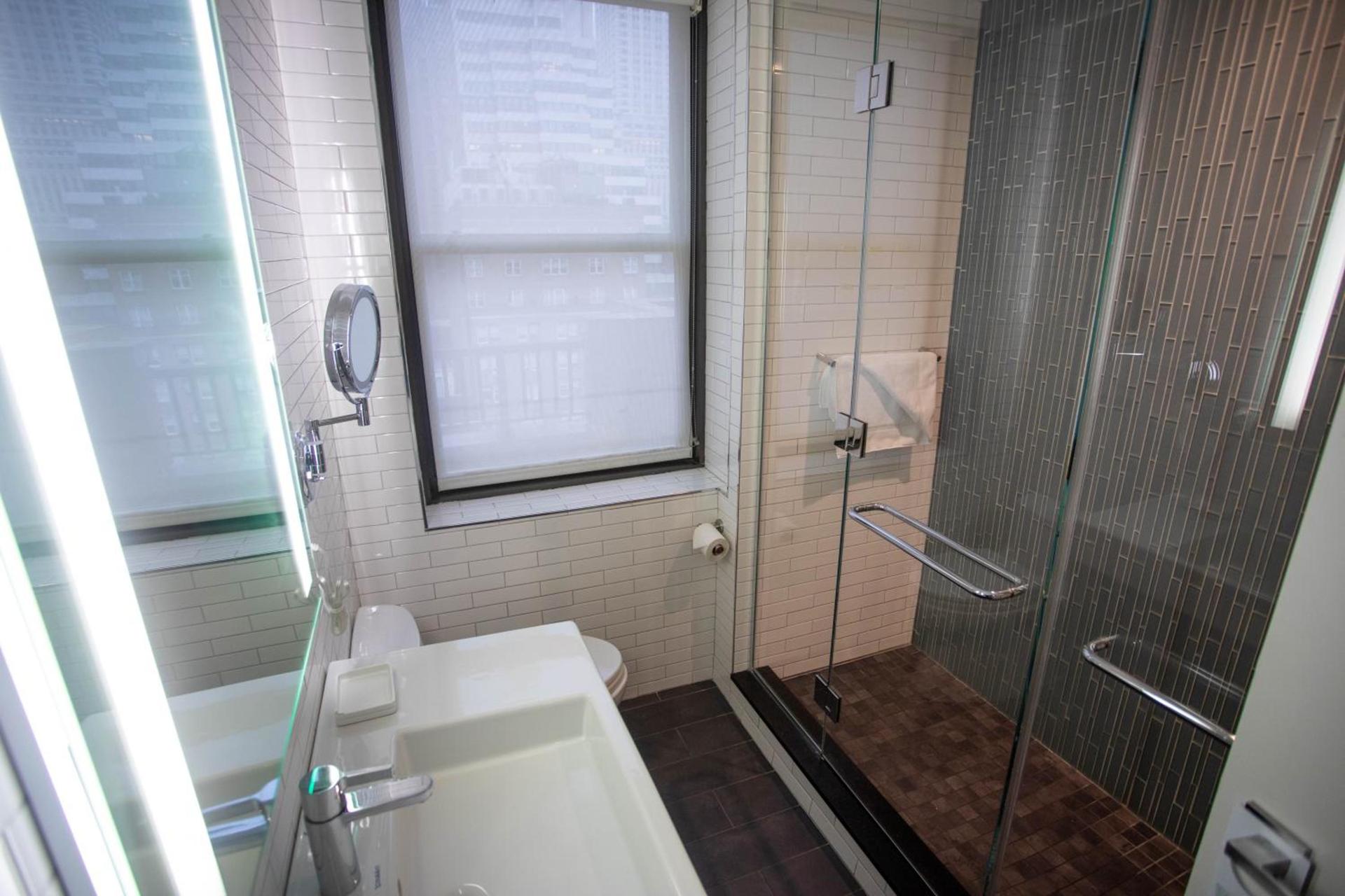 Lexington Plaza Hotel photo 69