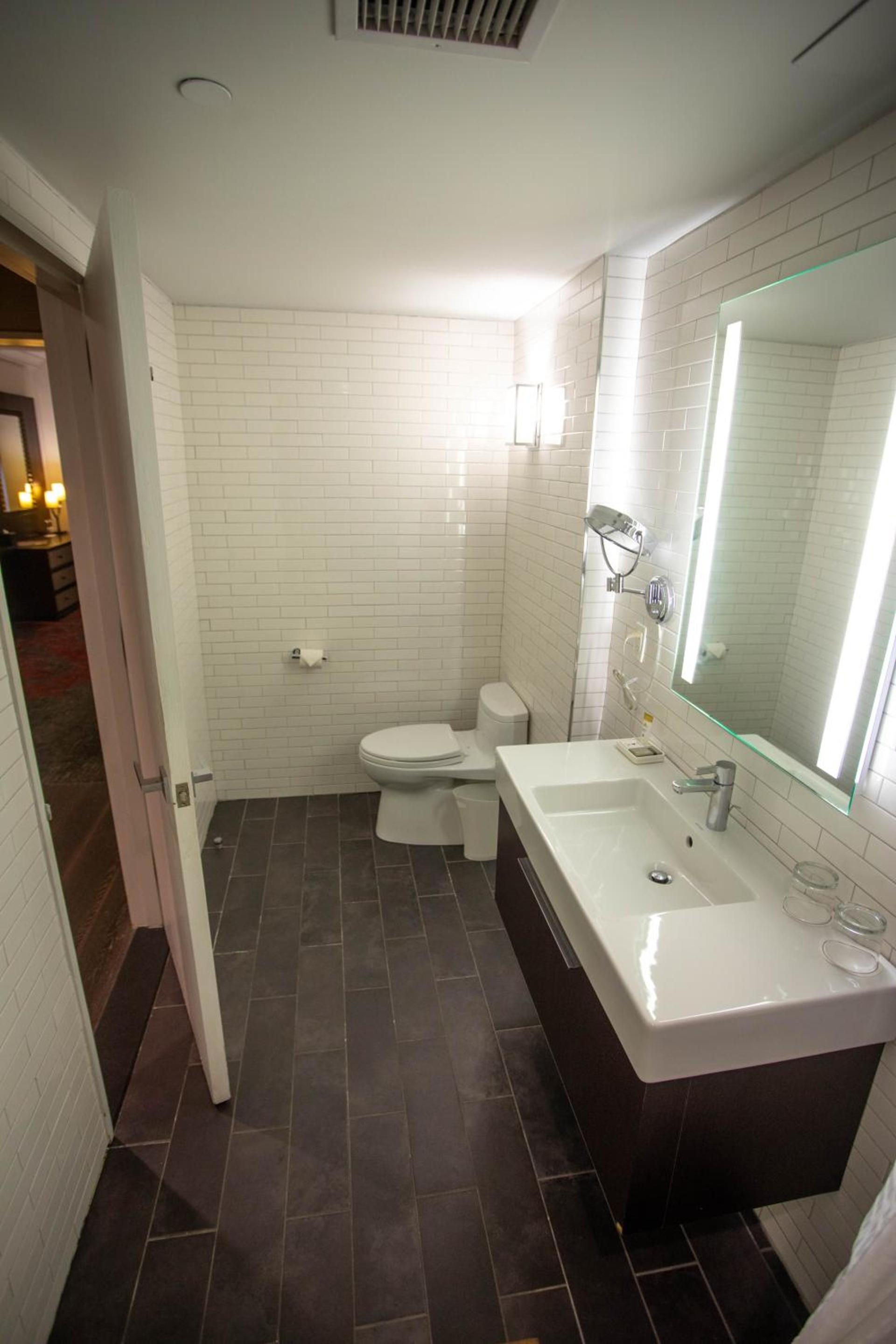 Lexington Plaza Hotel photo 67