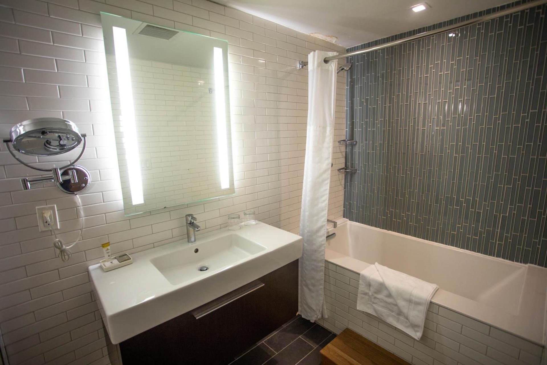 Lexington Plaza Hotel photo 68