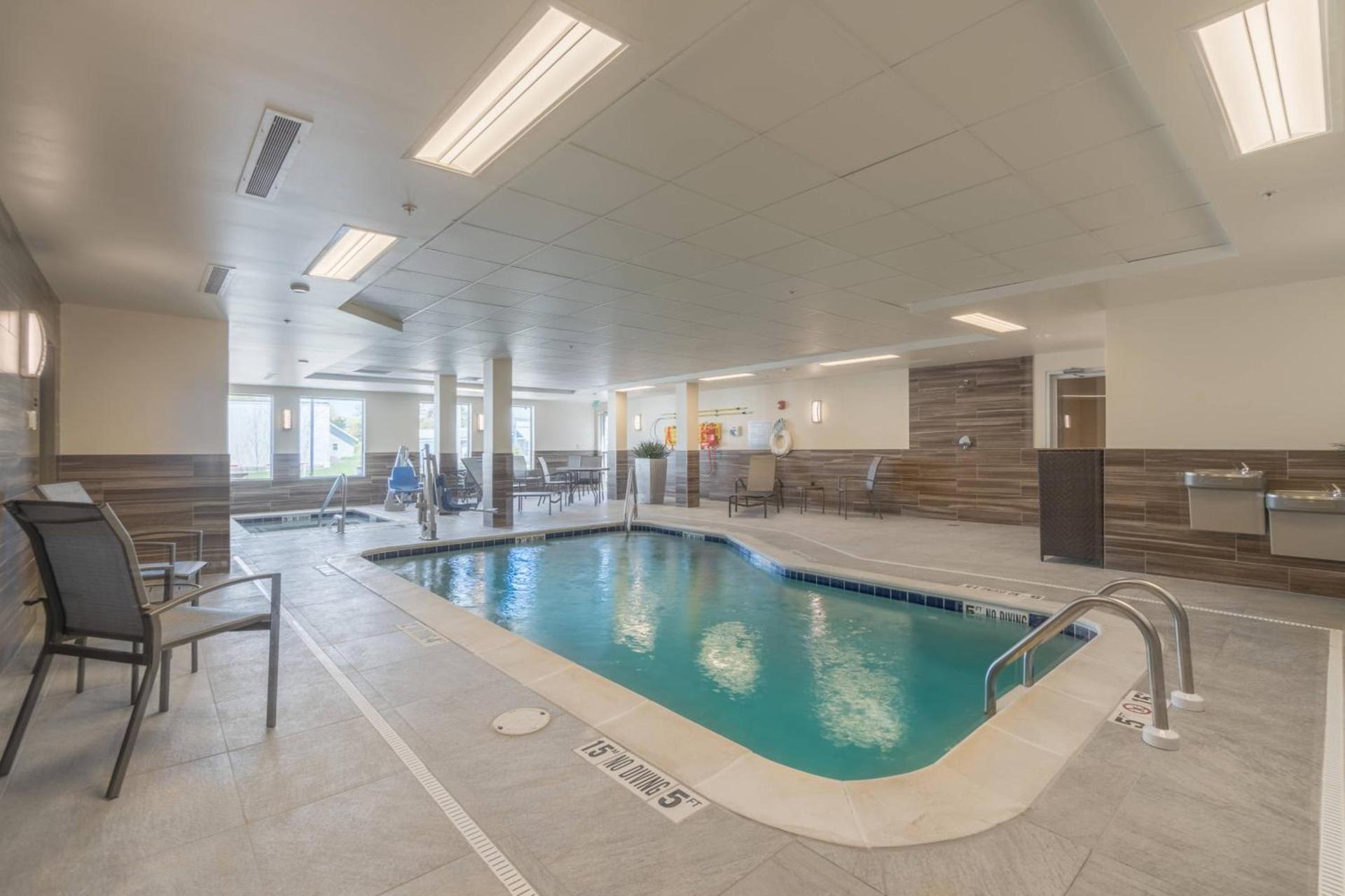 Fairfield Inn & Suites by Marriott Gaylord photo 21