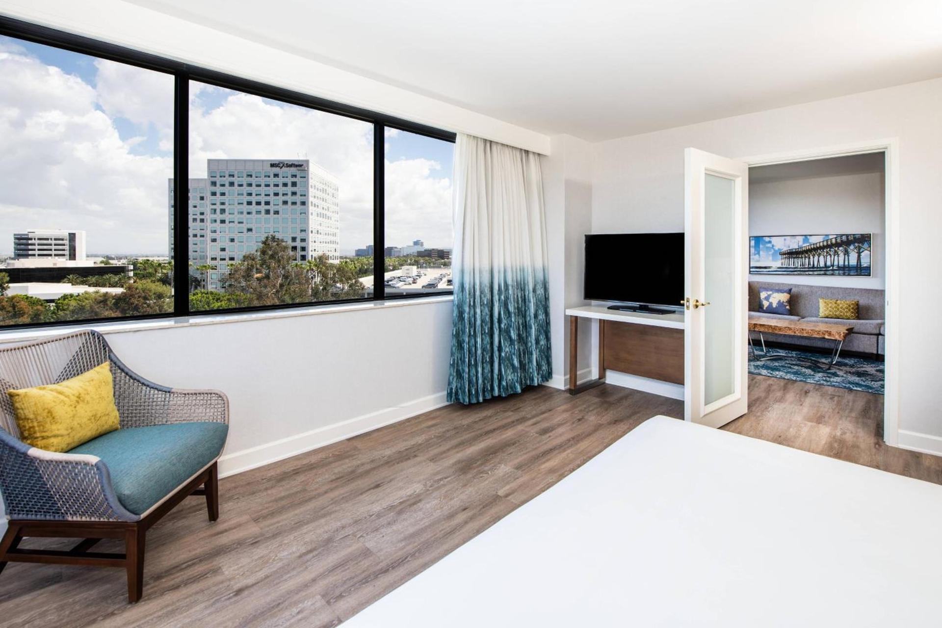 Renaissance Newport Beach Hotel photo 62