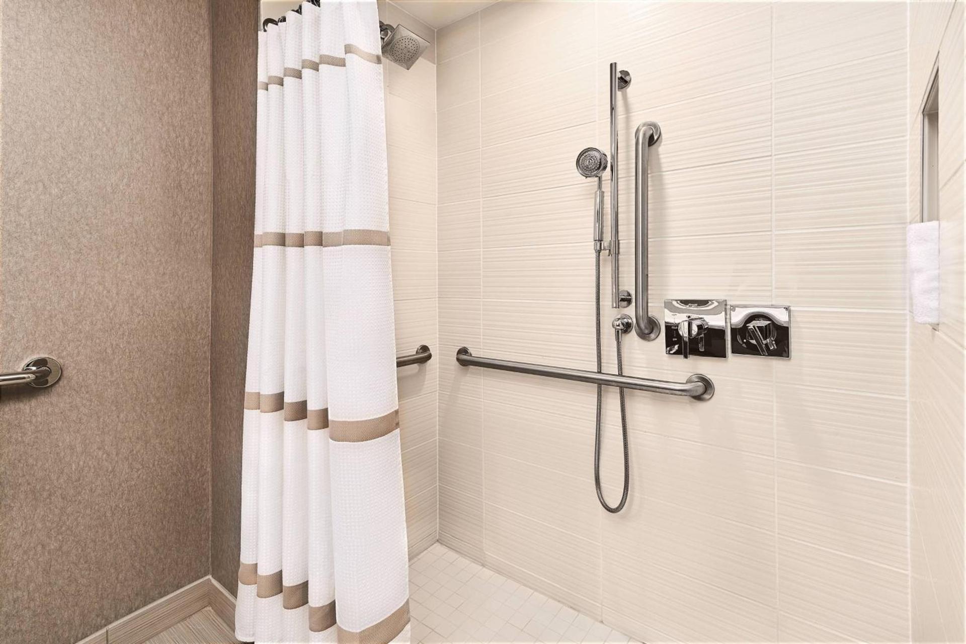Pittsburgh Marriott North photo 17