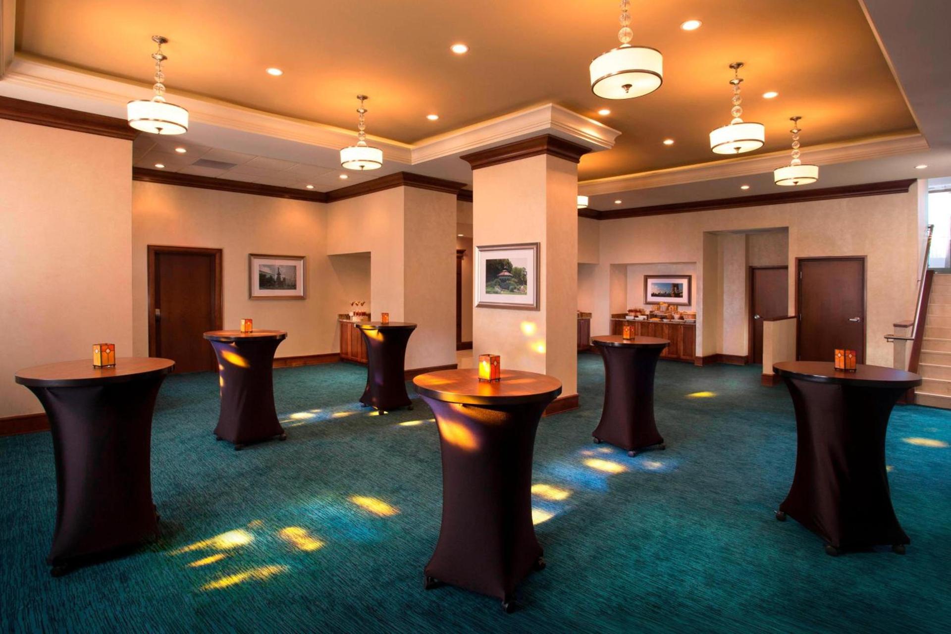 Residence Inn by Marriott Cincinnati Downtown/The Phelps photo 52