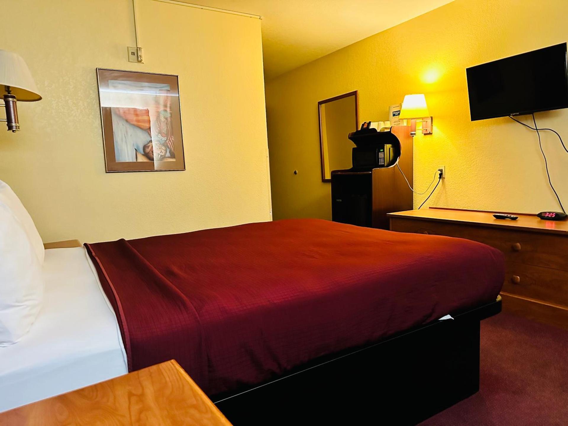 Rodeway Inn Winslow I-40 photo 33