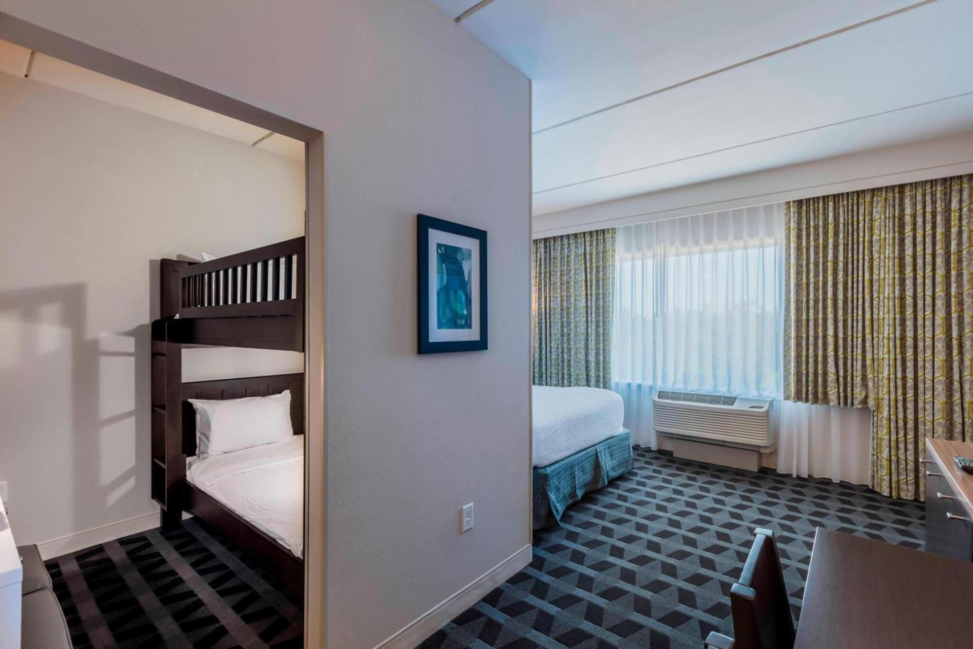 TownePlace Suites by Marriott Orlando at SeaWorld photo 8