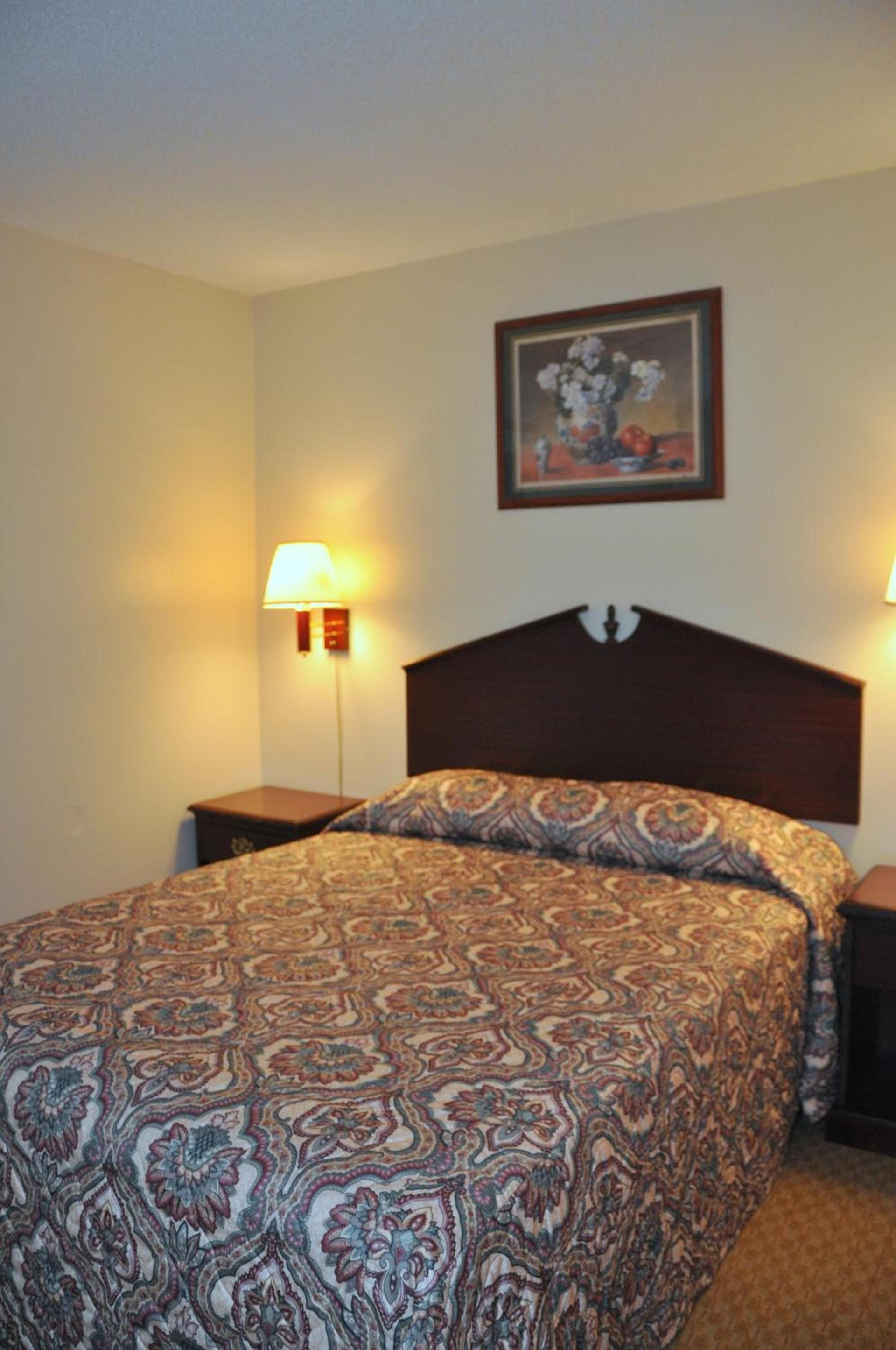 MERRIMAC INN & SUITES photo 23