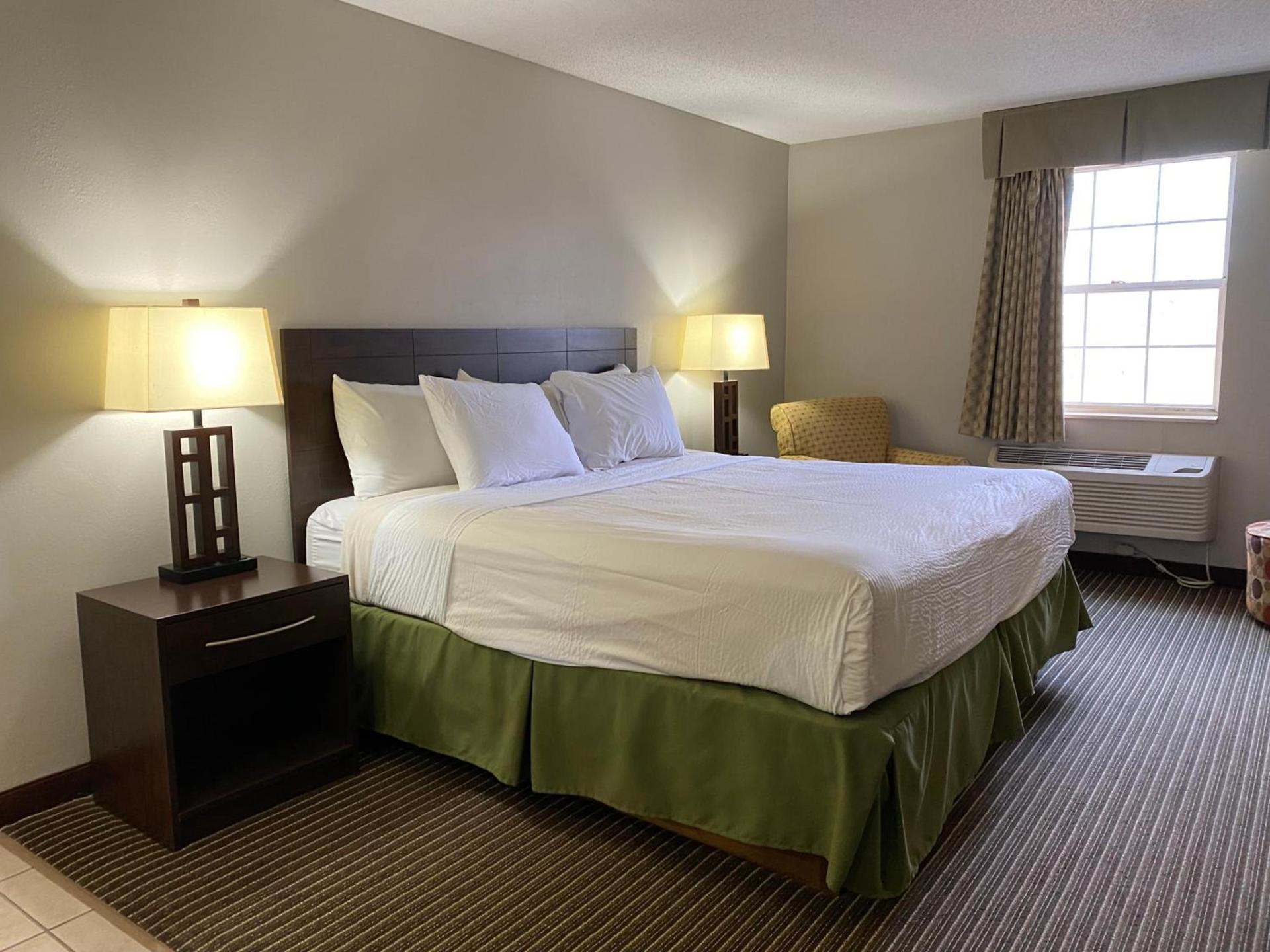 Days Inn by Wyndham Perryville MO photo 21