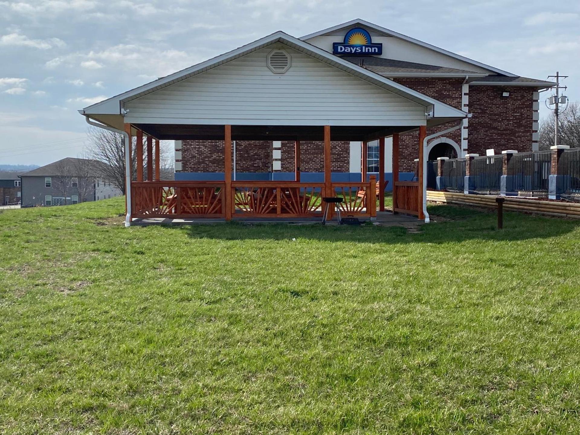 Days Inn by Wyndham Perryville MO photo 23