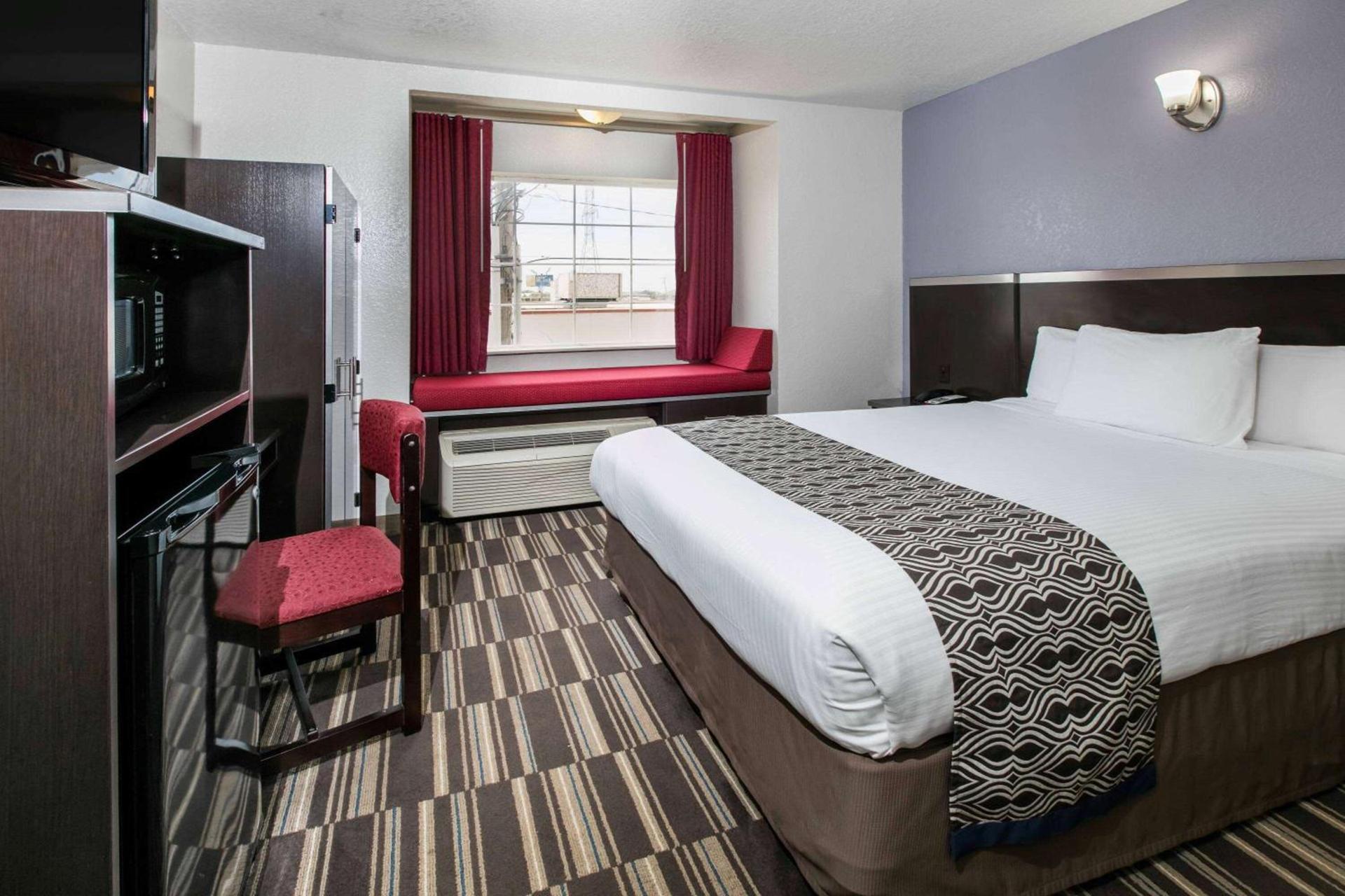 Microtel Inn & Suites by Wyndham Oklahoma City Airport photo 21