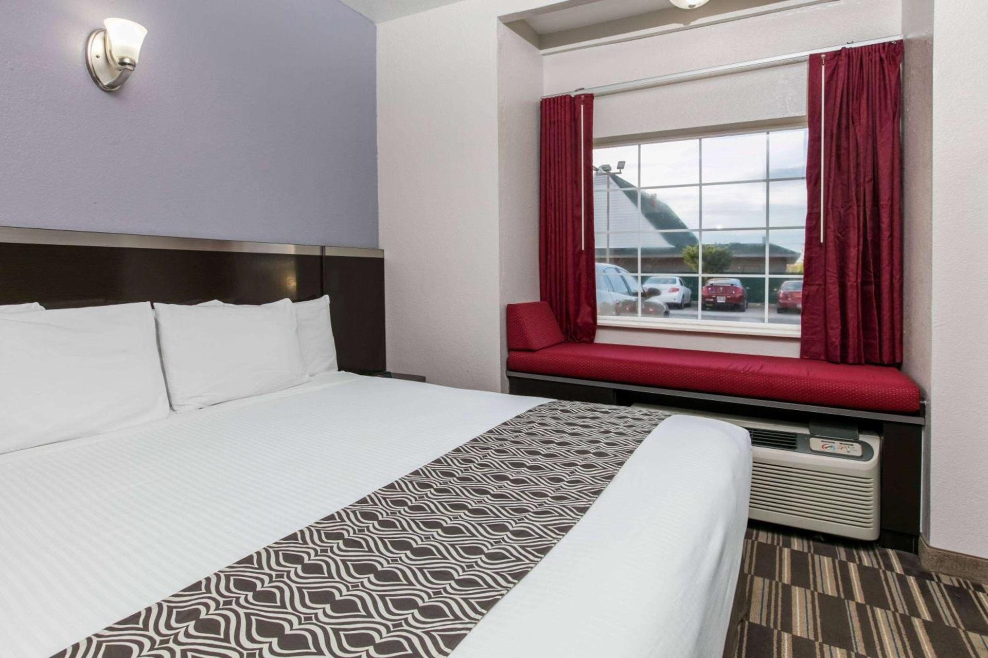 Microtel Inn & Suites by Wyndham Oklahoma City Airport photo 23