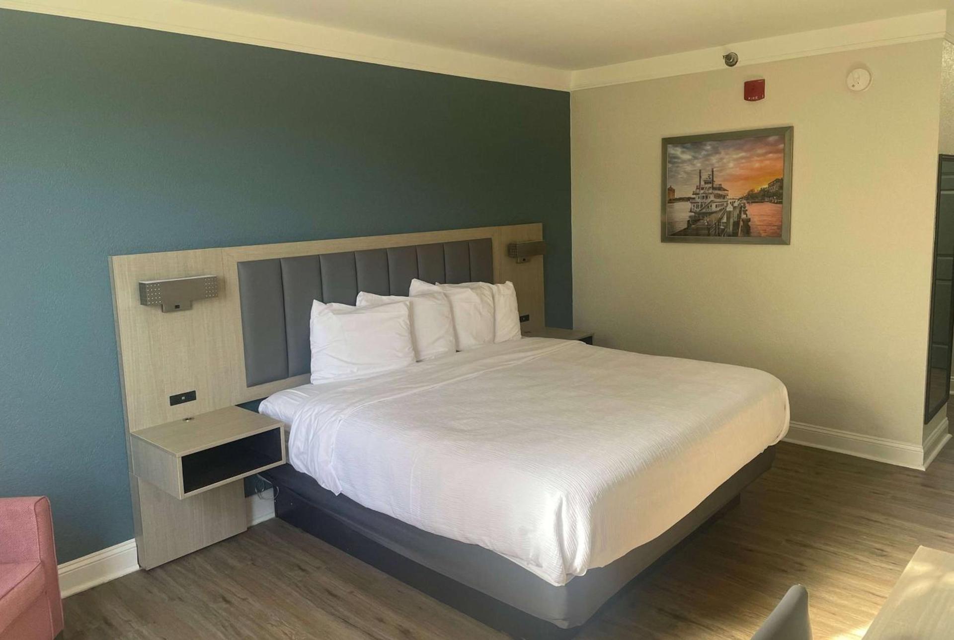 Wingate by Wyndham Savannah Gateway photo 5