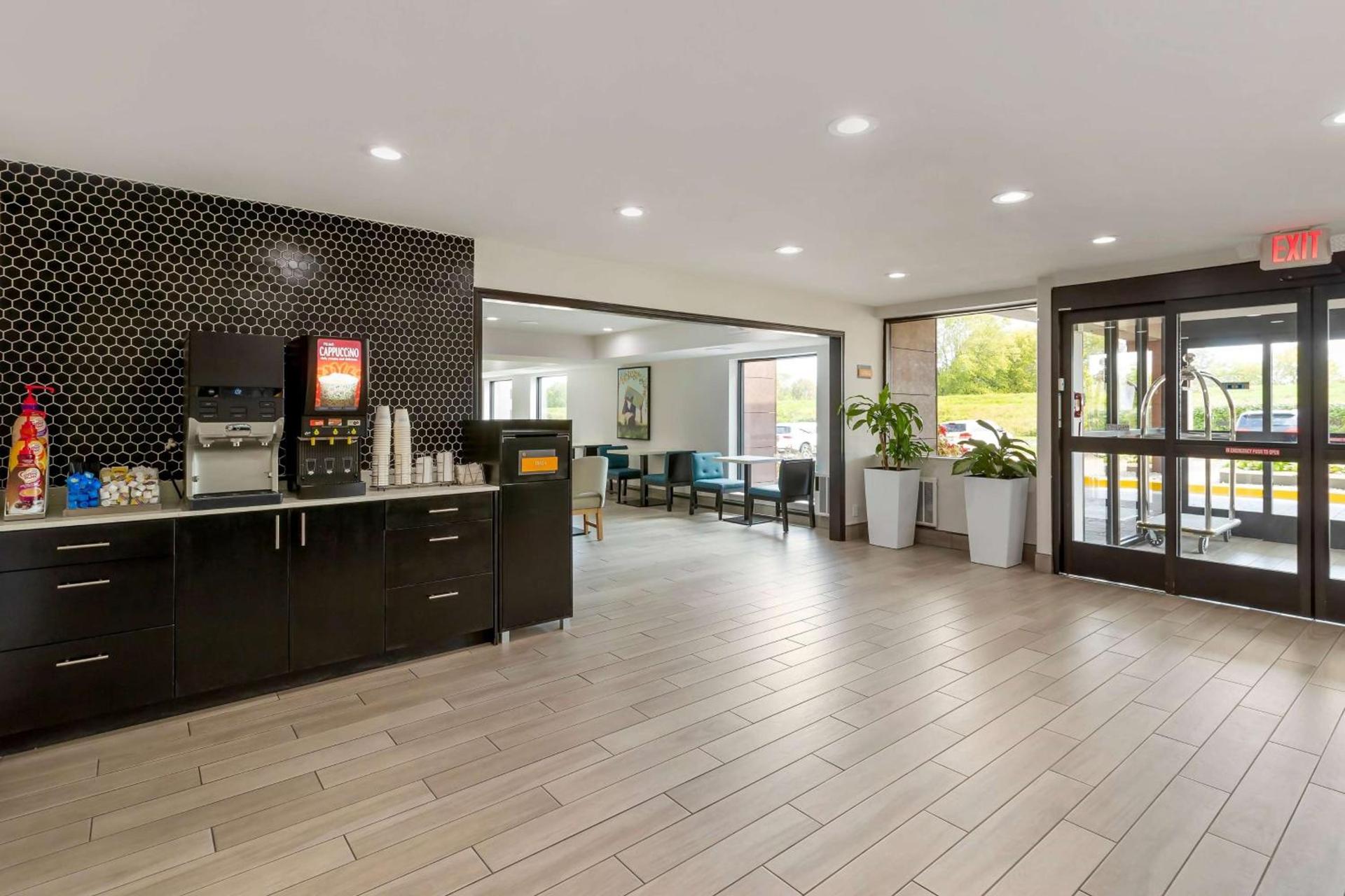 La Quinta by Wyndham Des Moines West Clive photo 15