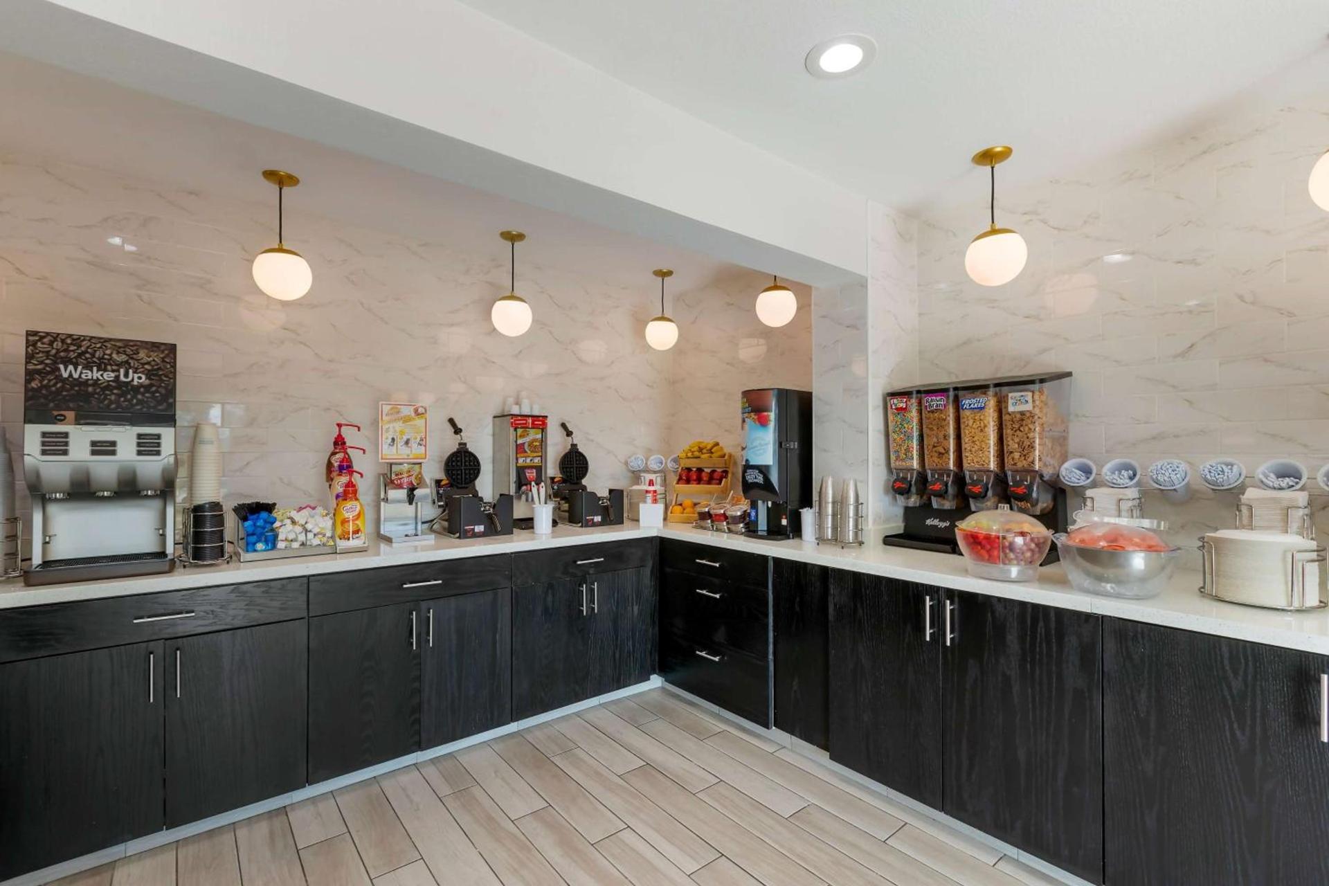 La Quinta by Wyndham Des Moines West Clive photo 18