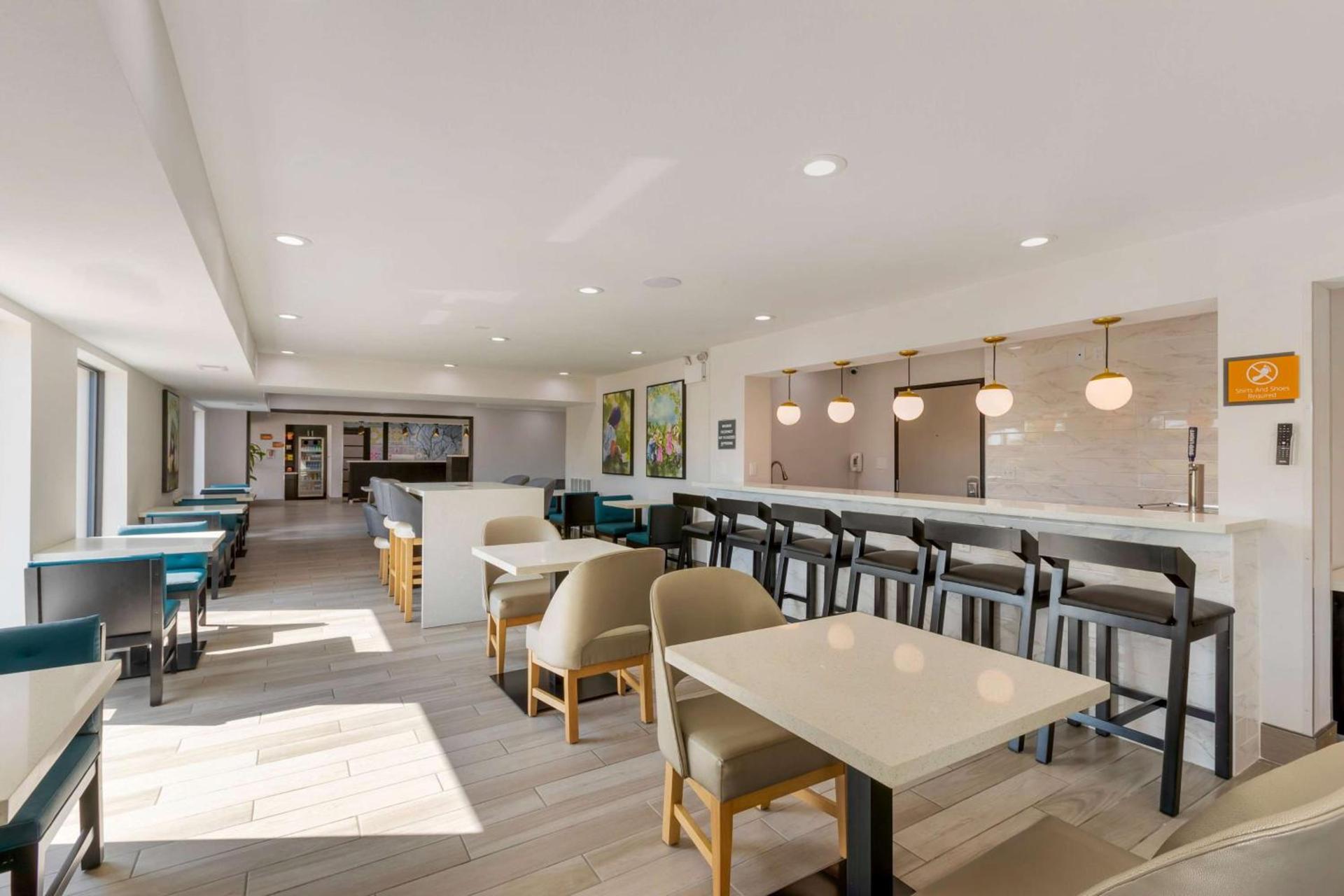 La Quinta by Wyndham Des Moines West Clive photo 21