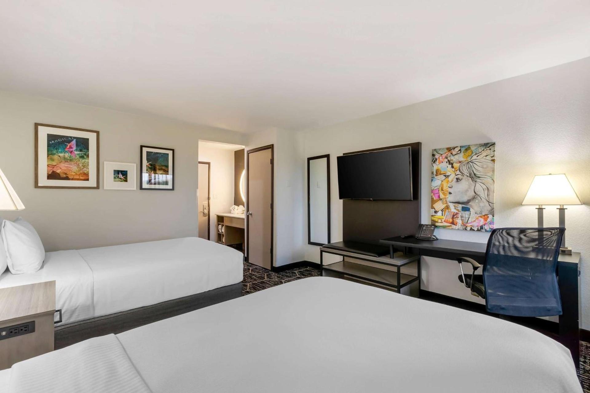 La Quinta by Wyndham Des Moines West Clive photo 35