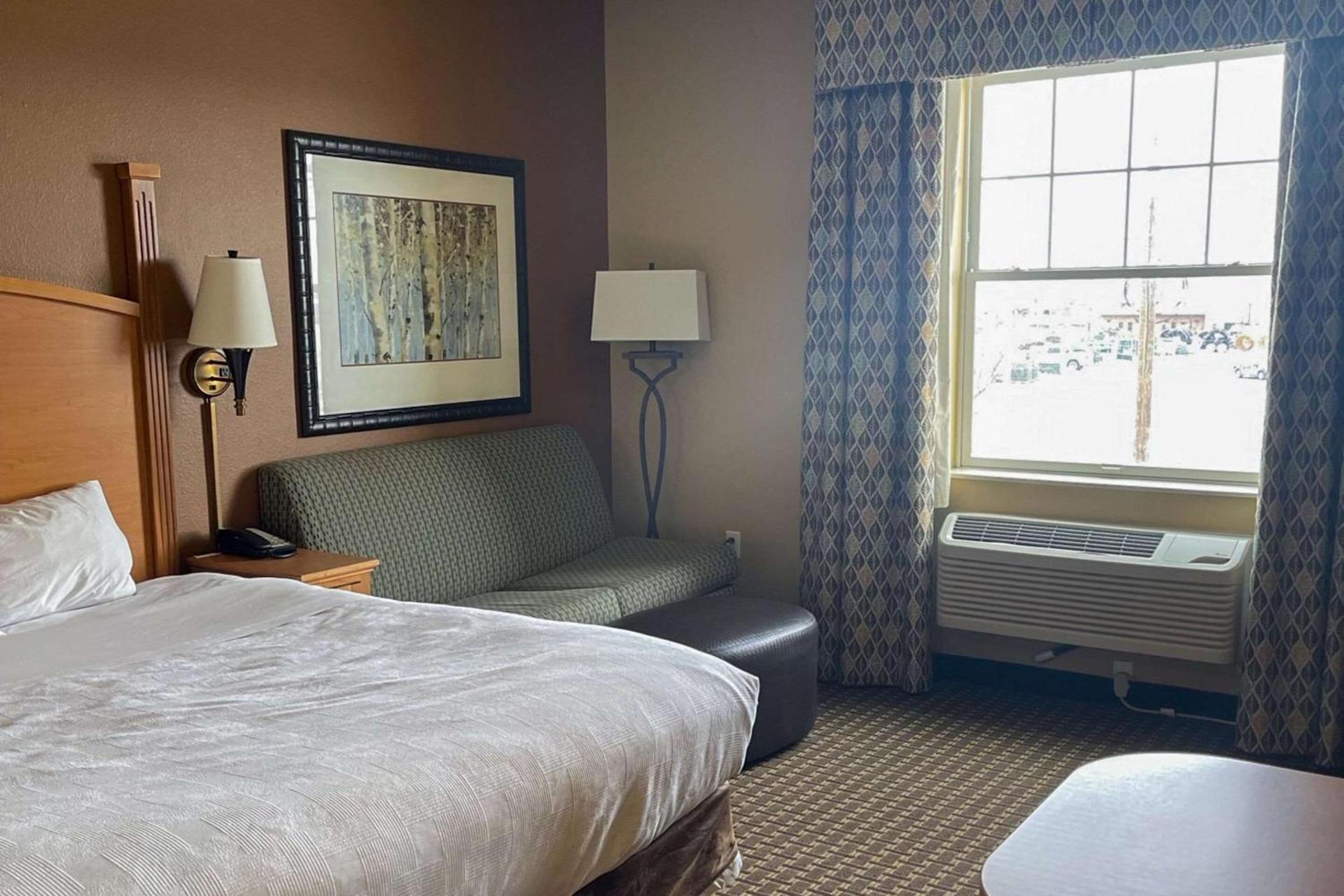 MainStay Suites Williston photo 12