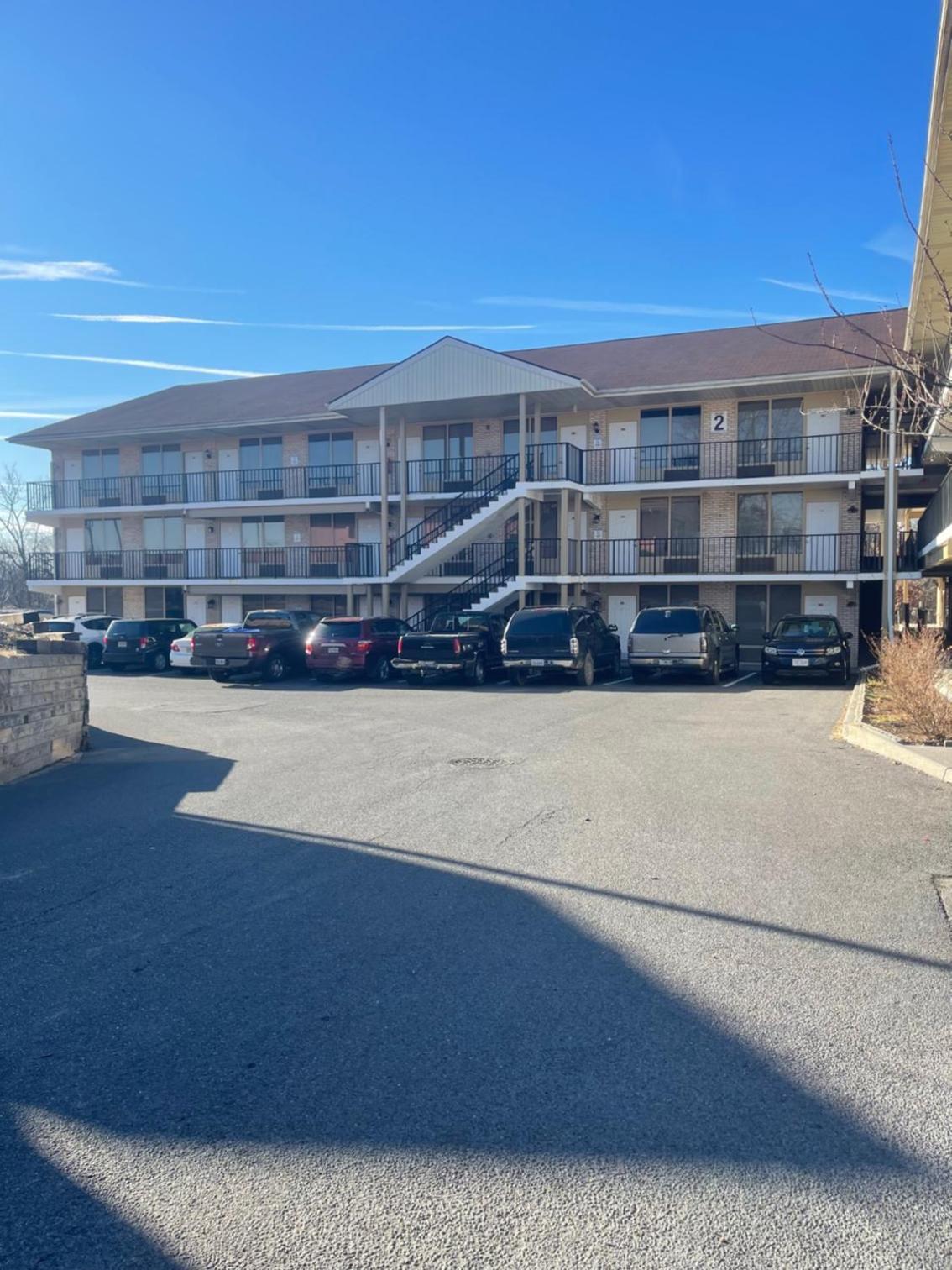 APM Inn and Suites photo 4