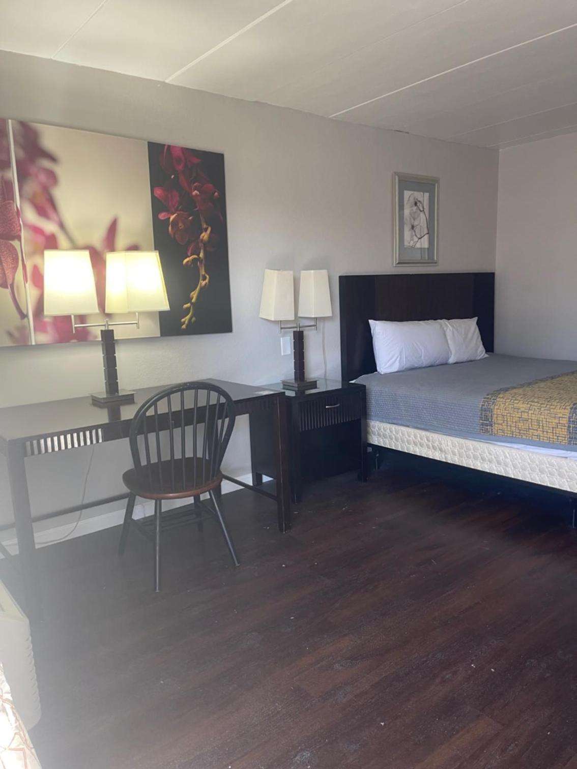 APM Inn and Suites photo 33