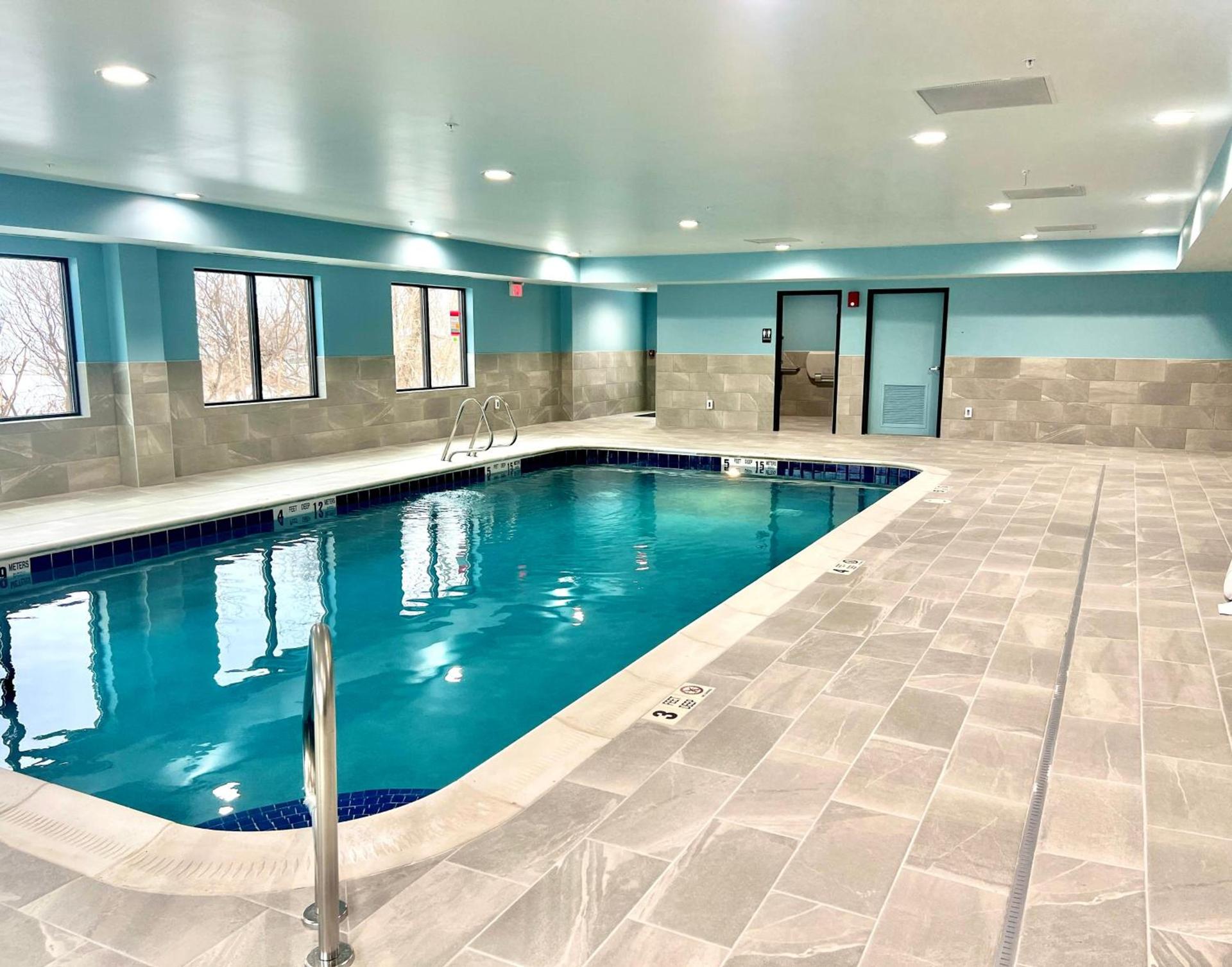 Holiday Inn Express Syracuse-Fairgrounds by IHG photo 47