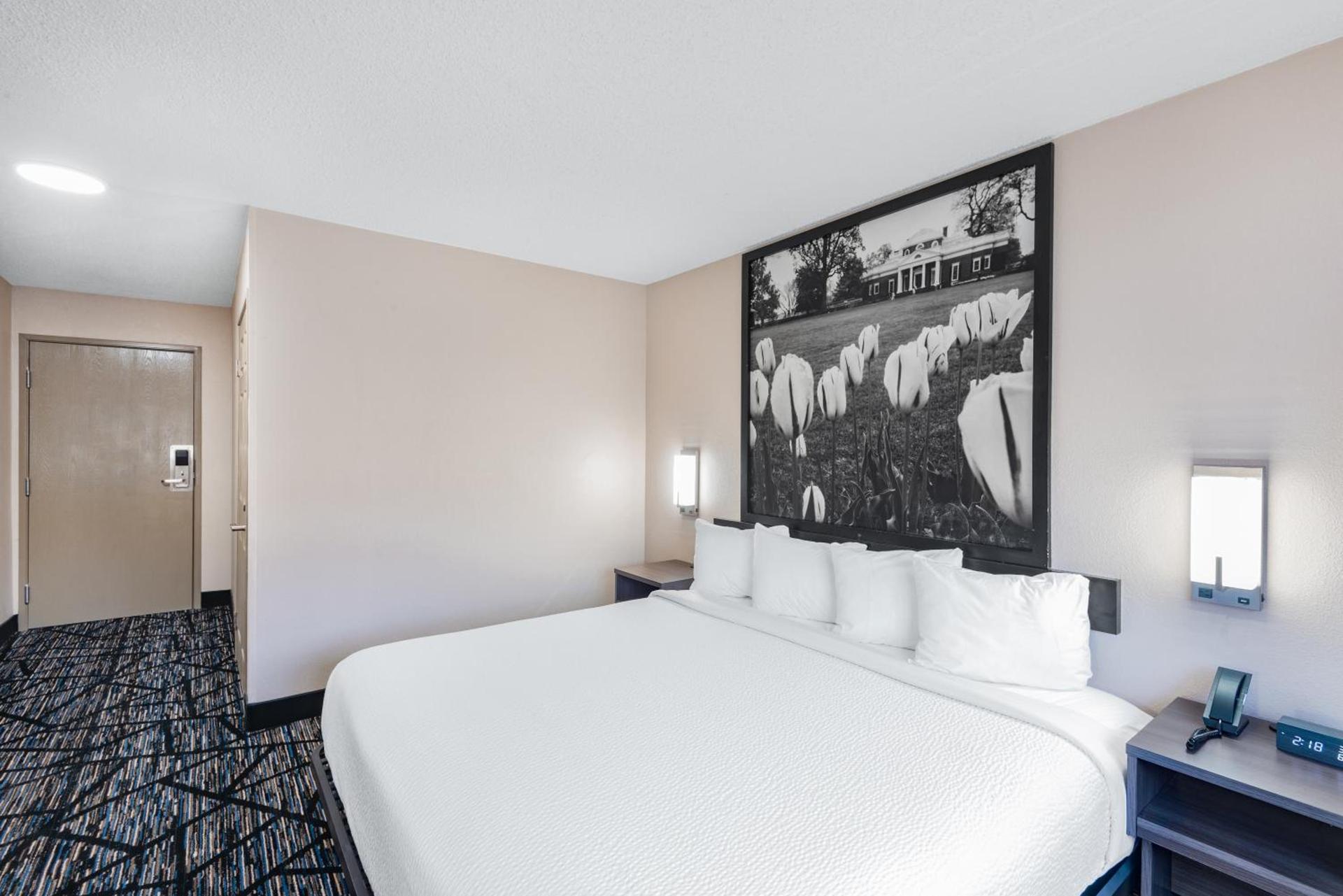 Super 8 by Wyndham Charlottesville photo 33