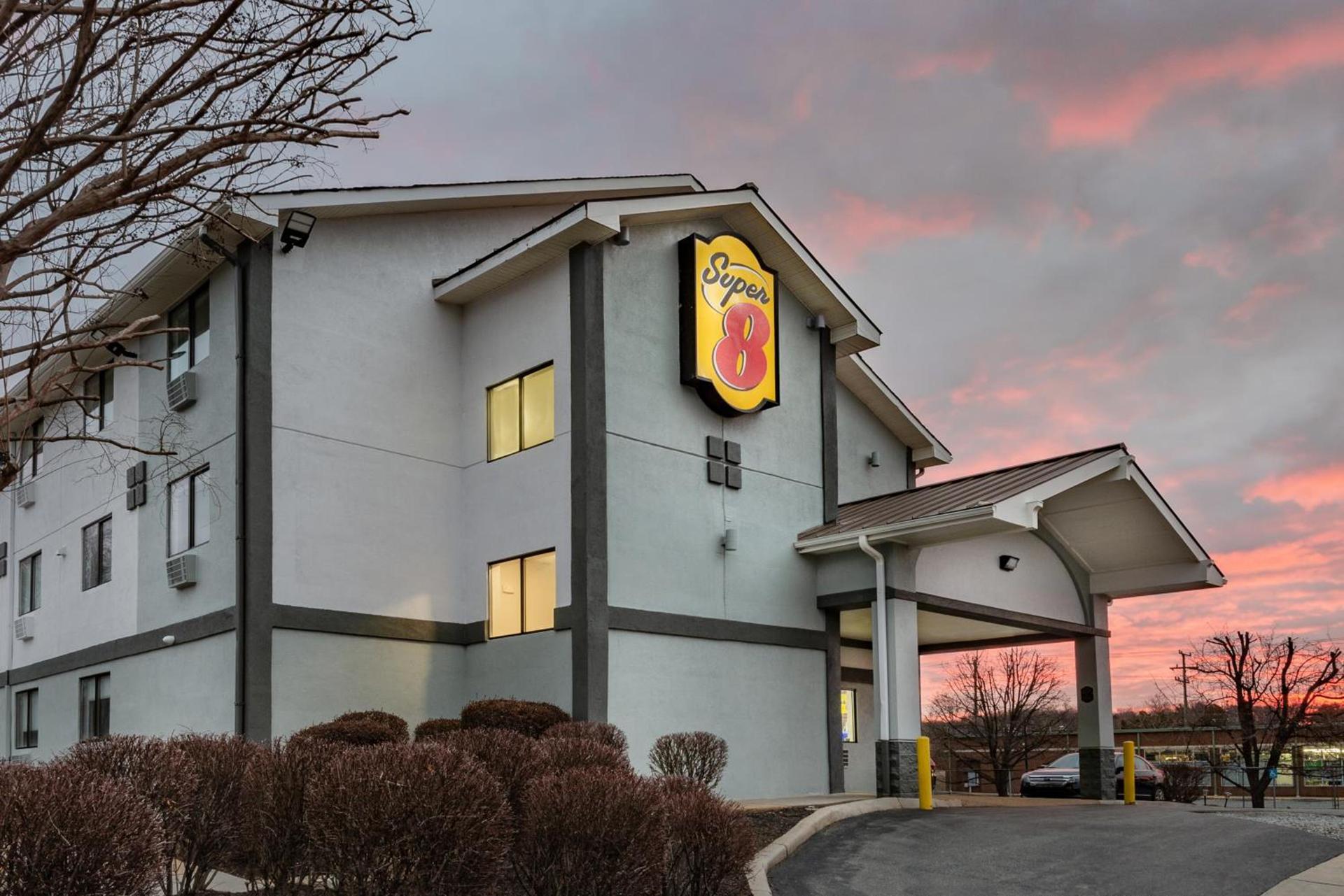 Super 8 by Wyndham Charlottesville photo 40