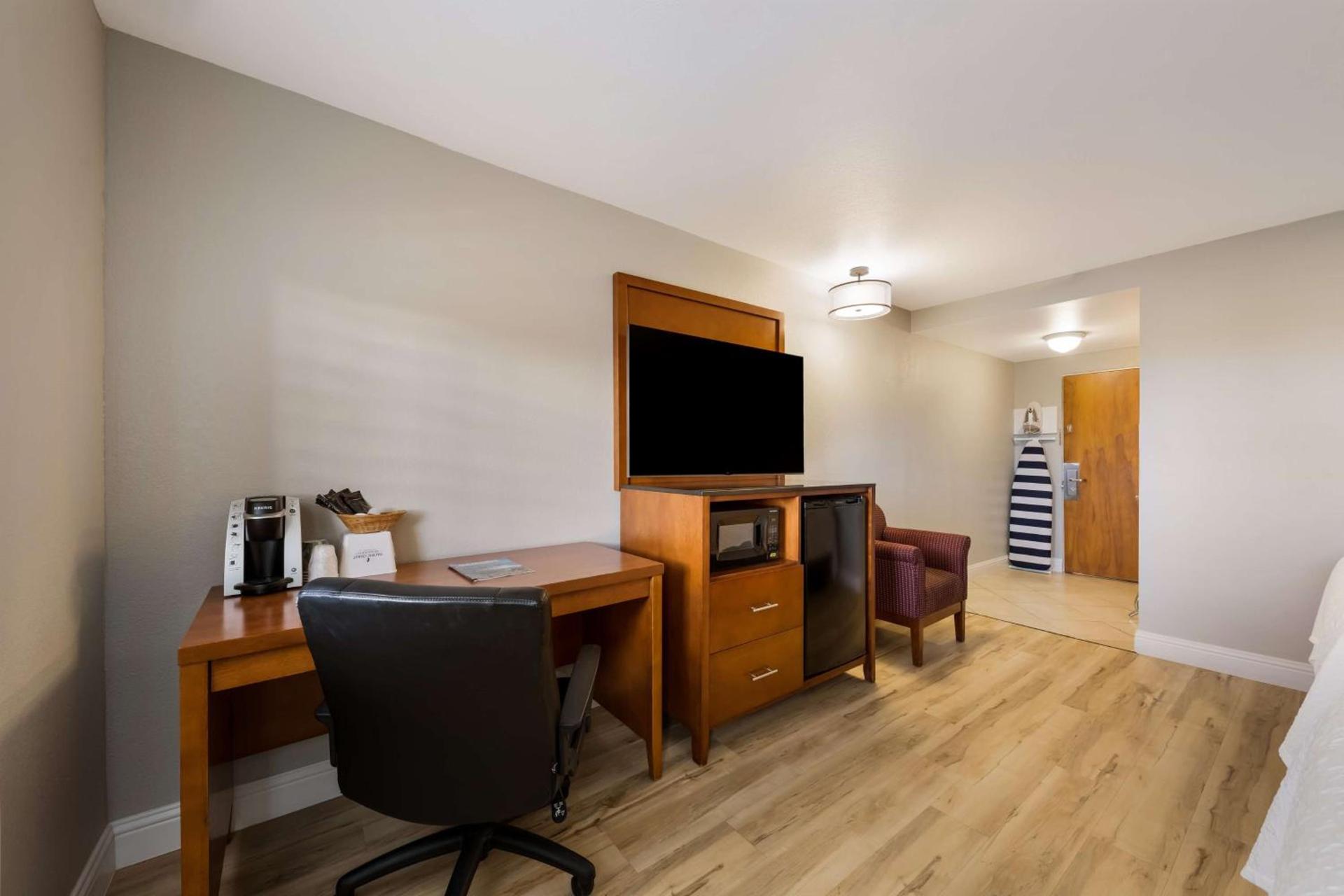 Comfort Inn near Hearst Castle - Cambria photo 22