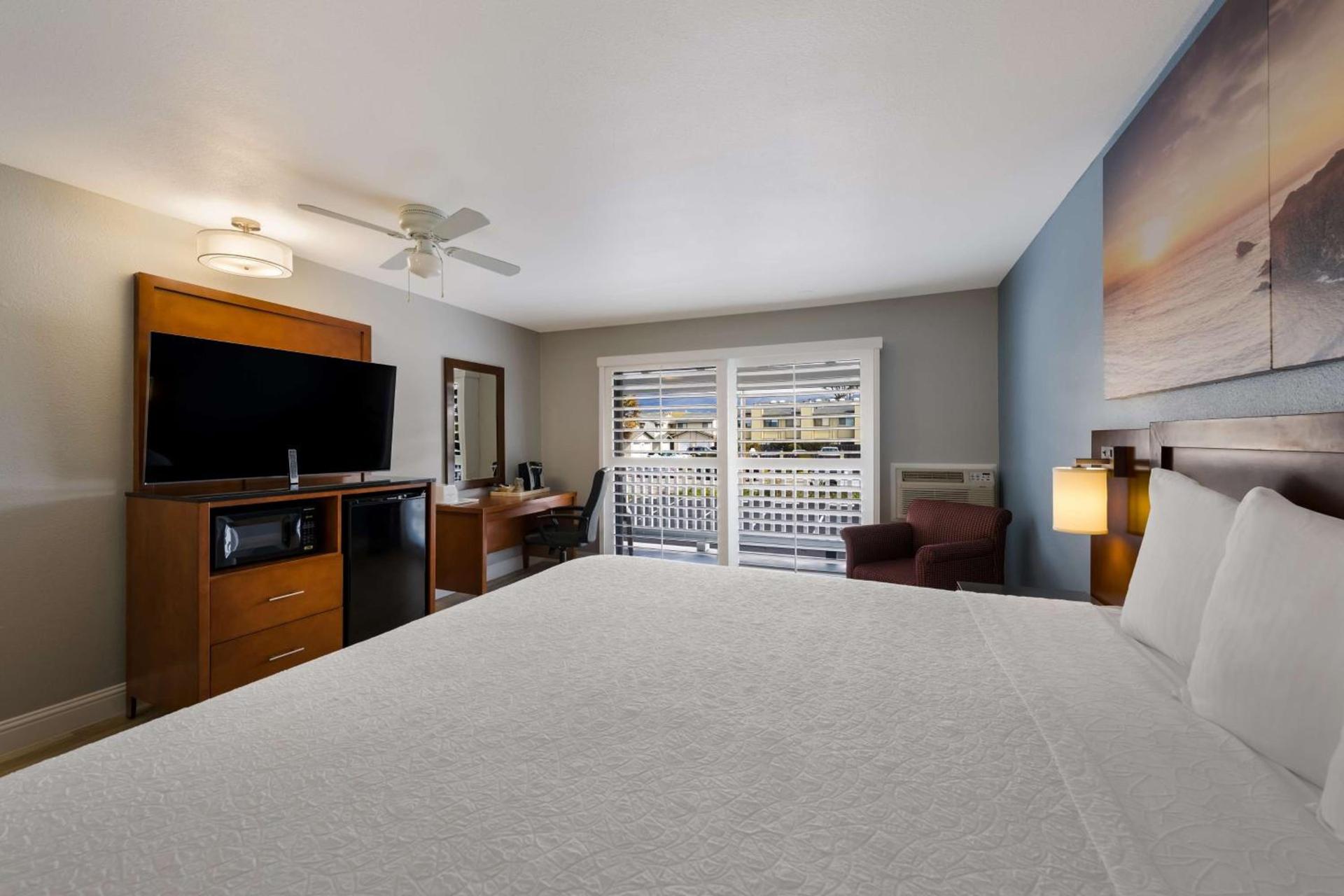 Comfort Inn near Hearst Castle - Cambria photo 25