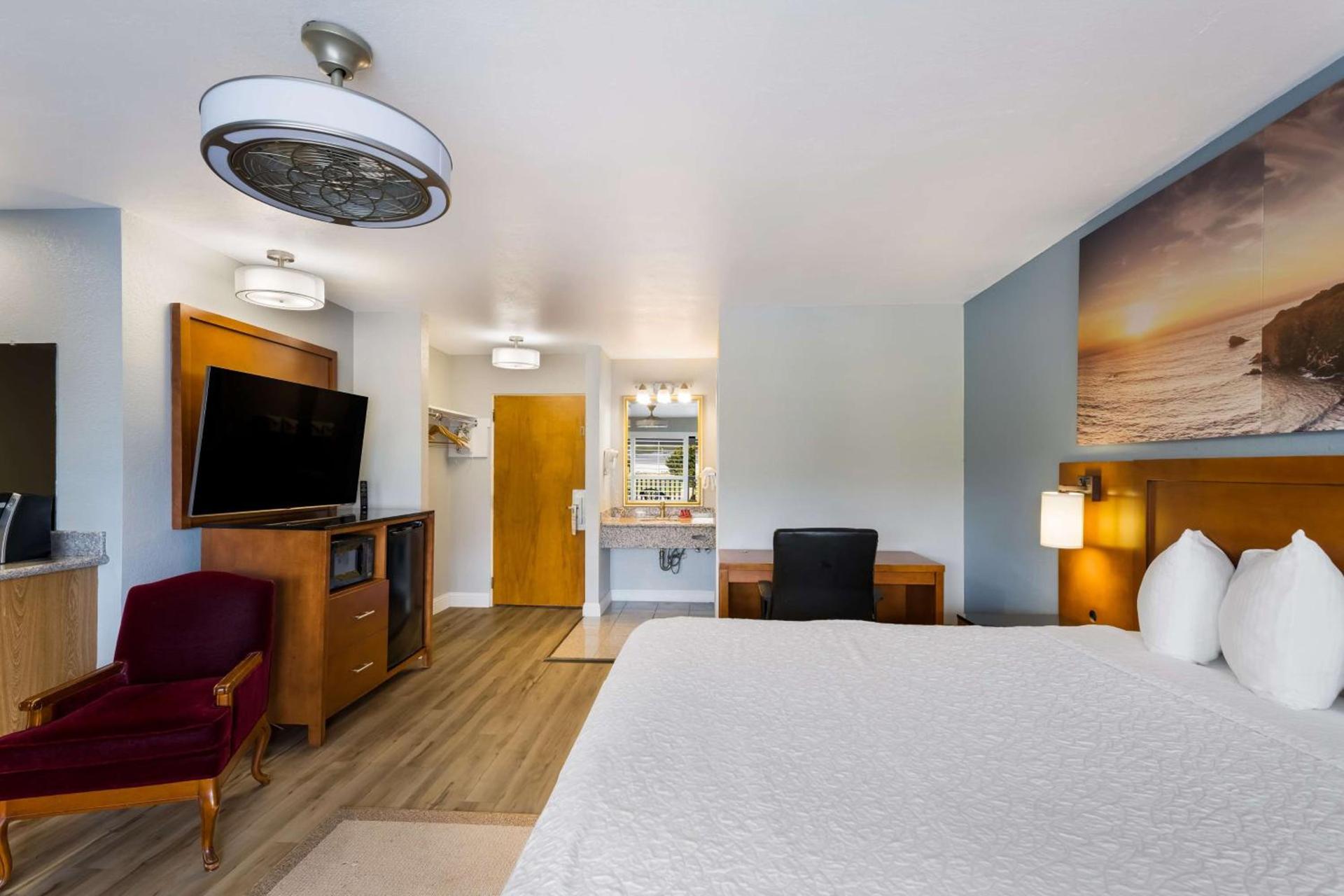 Comfort Inn near Hearst Castle - Cambria photo 37