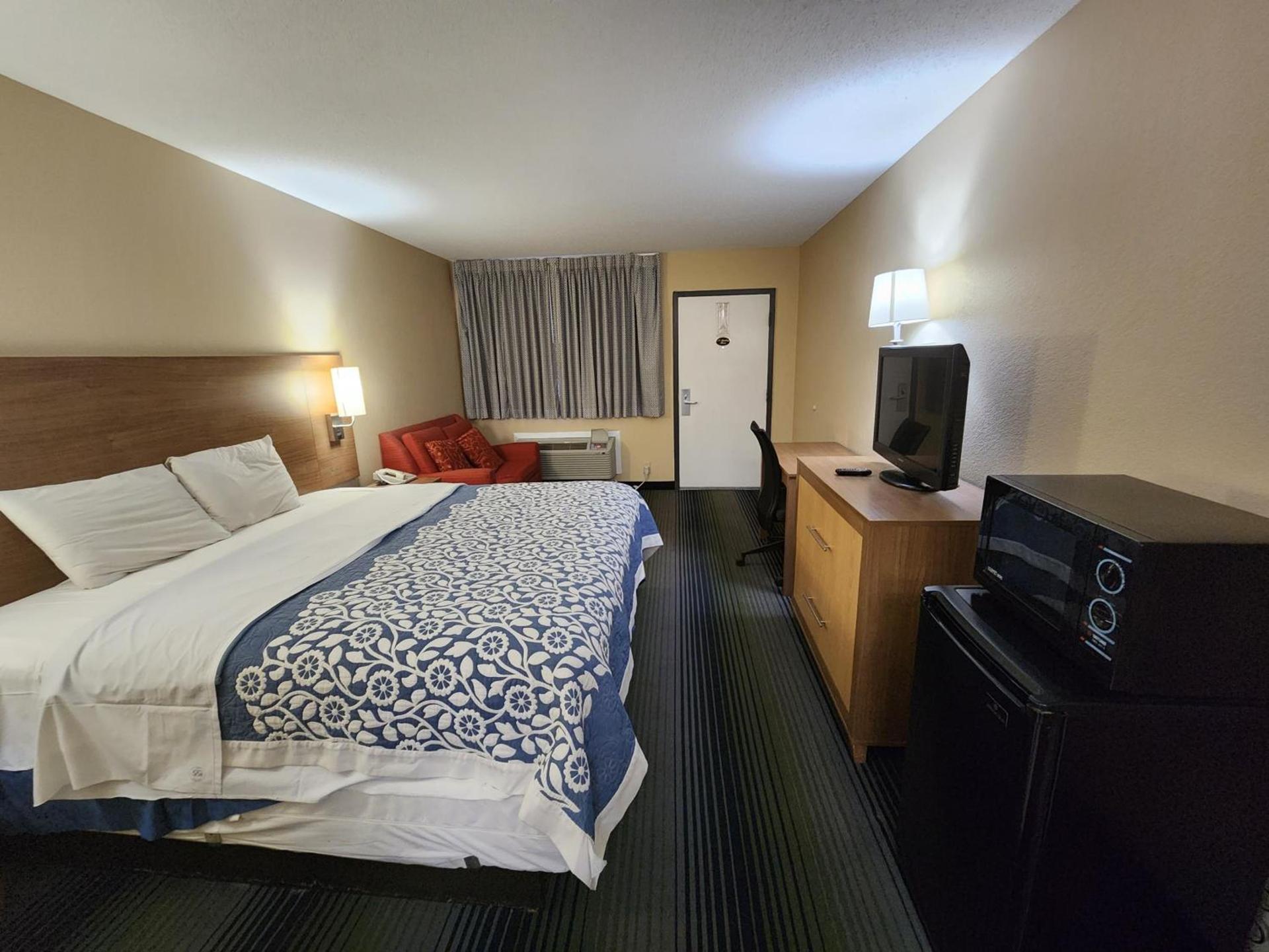 Budget Host Inn photo 12