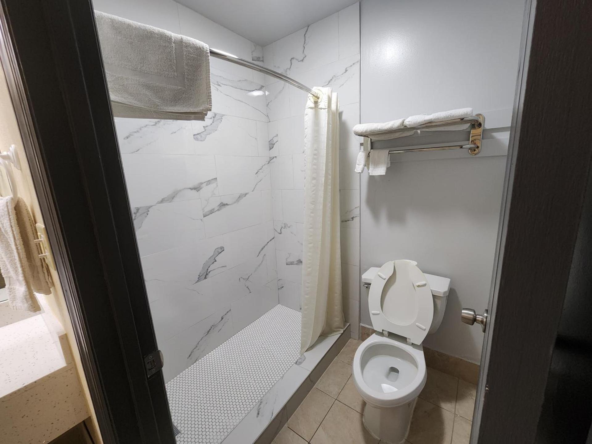 Budget Host Inn photo 15