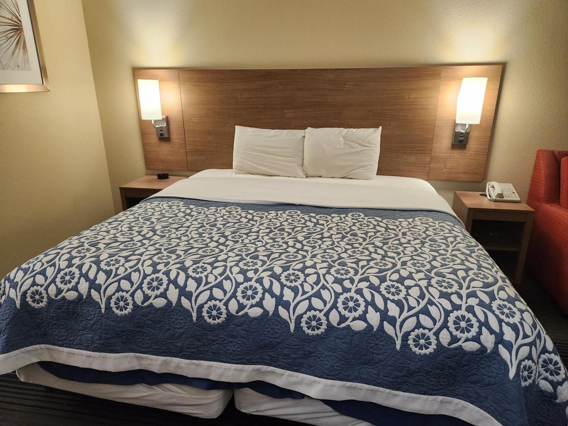 Budget Host Inn photo 10