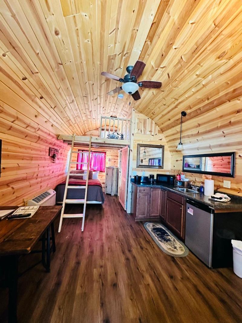 Country Cabins Hotel photo 2