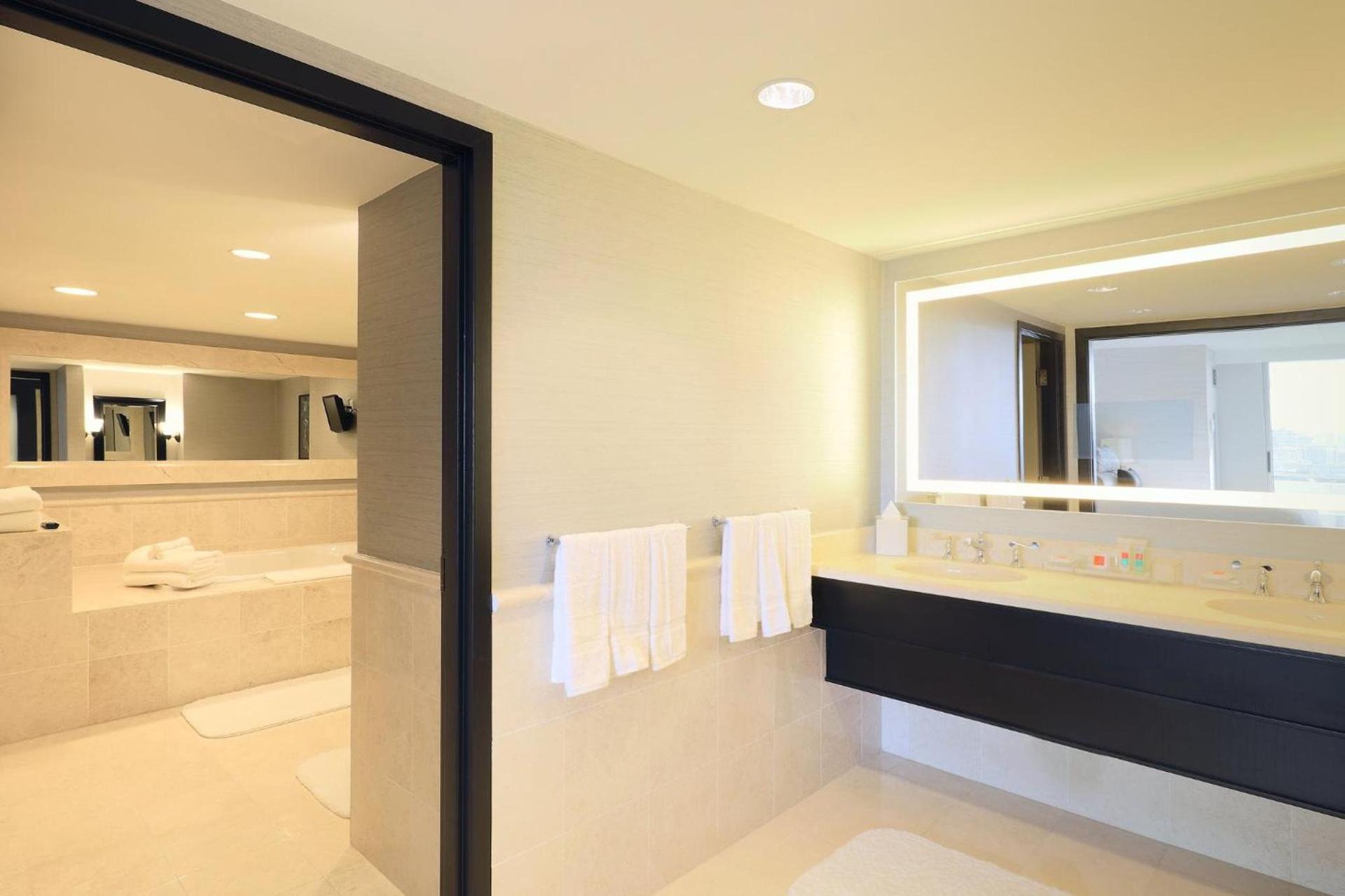 Loews Miami Beach Hotel photo 89