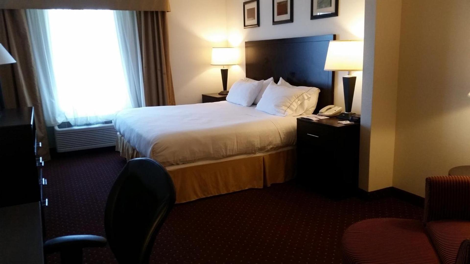 Holiday Inn Express Syracuse-Fairgrounds by IHG photo 37
