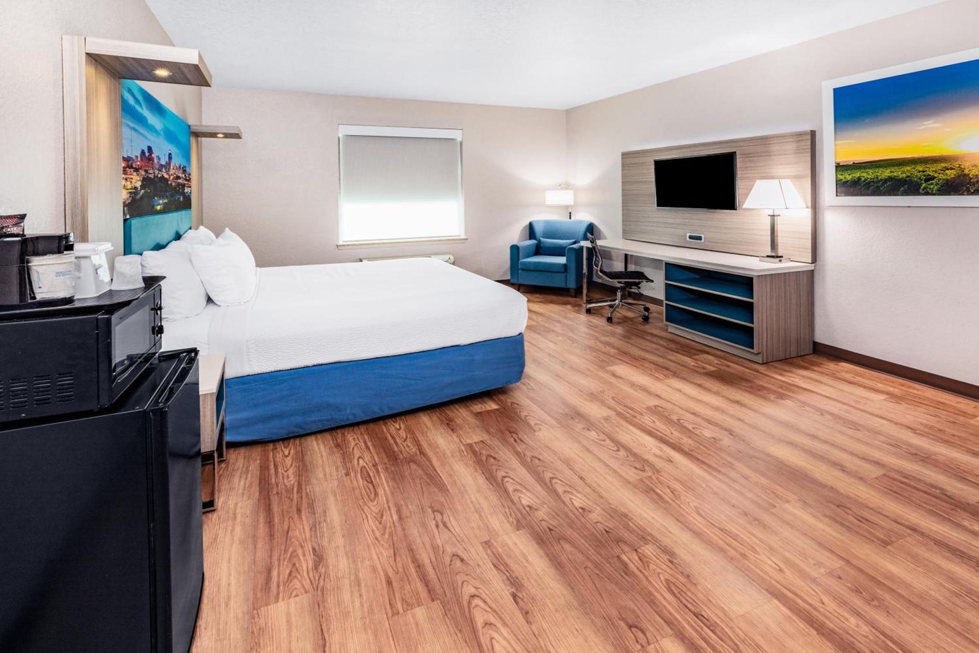 Days Inn & Suites by Wyndham San Antonio near Frost Bank Center photo 39