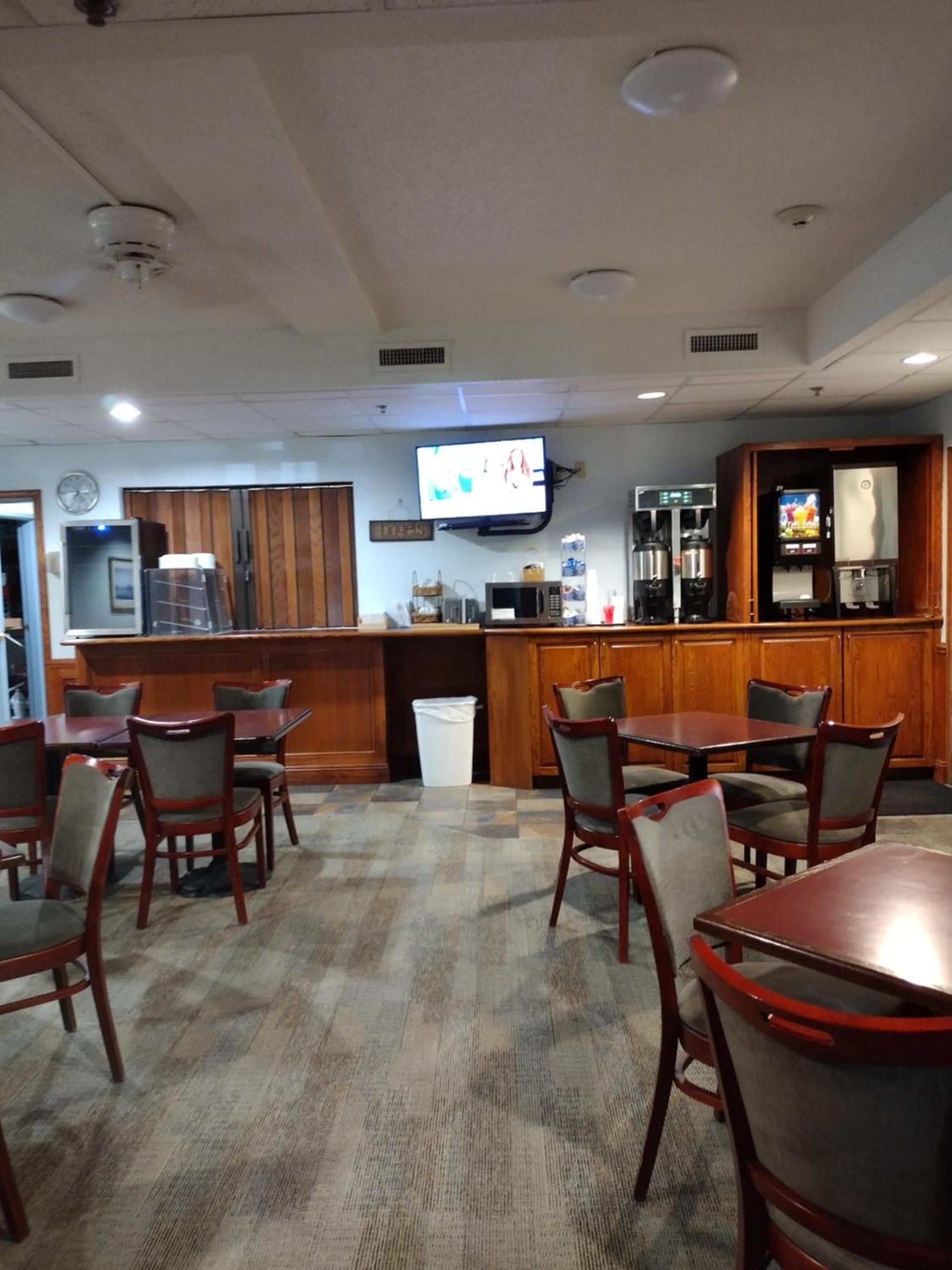 GrandStay Hotel & Suites Hastings photo 4