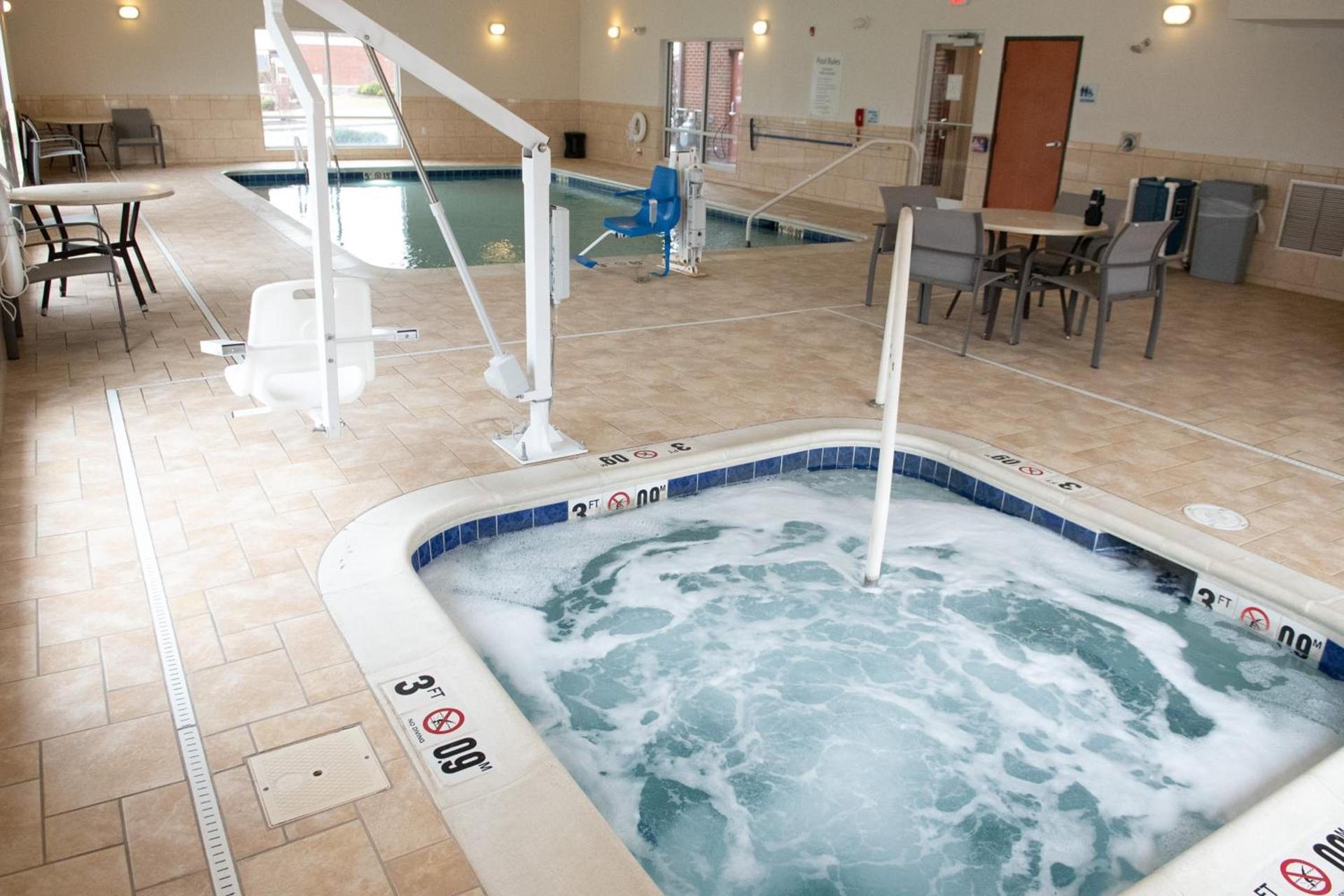 Holiday Inn Express & Suites Ironton by IHG photo 77