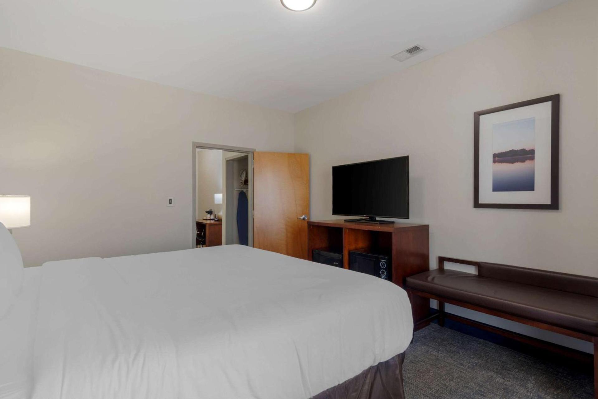 Comfort Suites Stockbridge Atlanta South photo 27