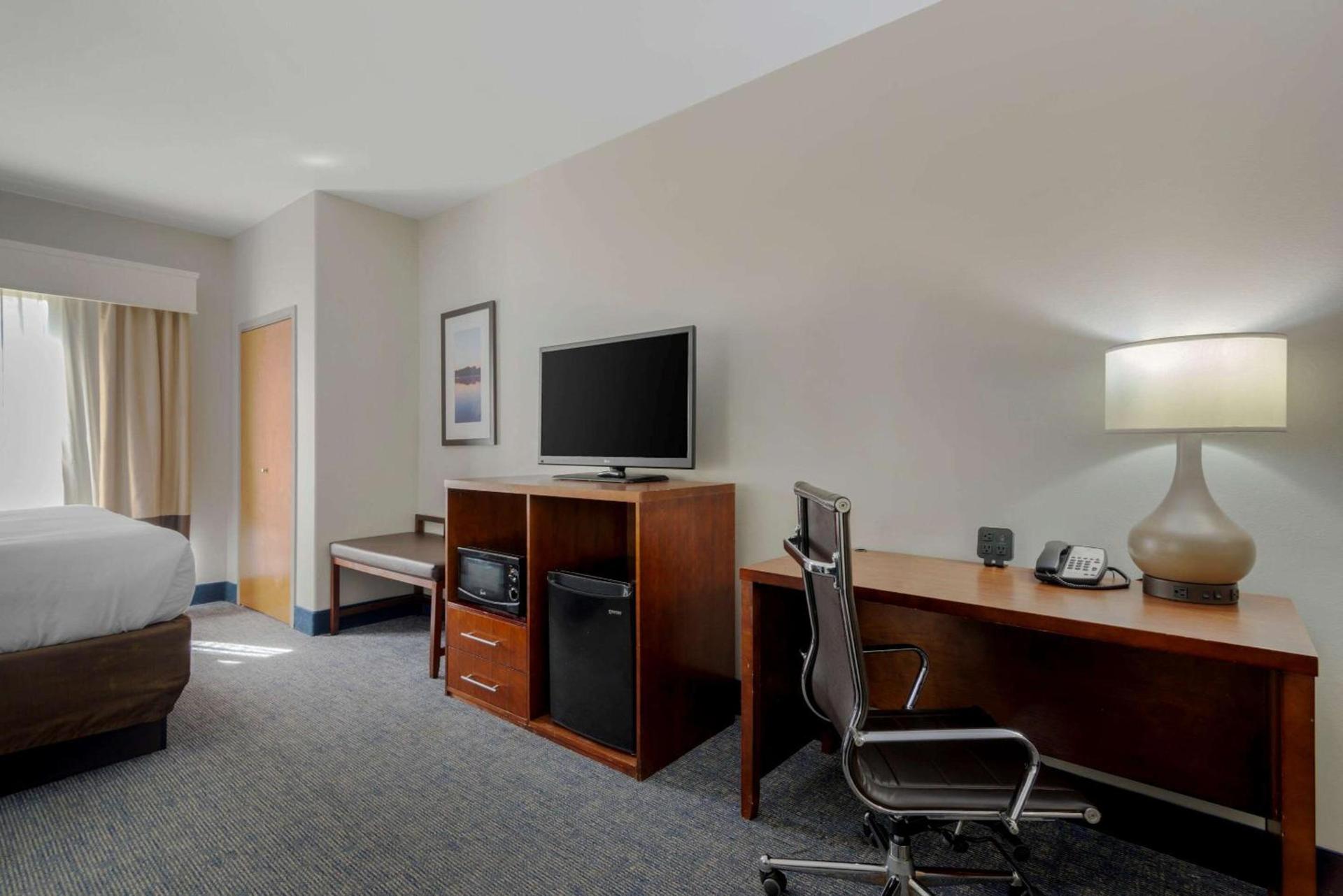 Comfort Suites Stockbridge Atlanta South photo 28