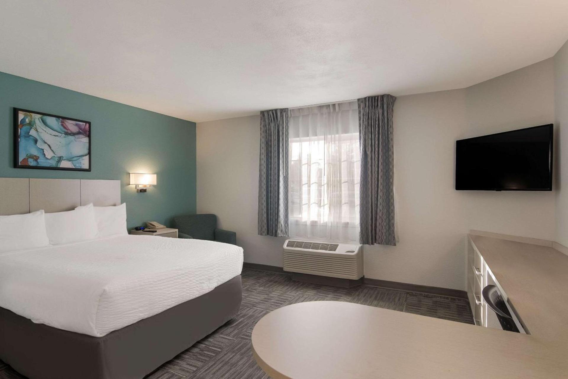 MainStay Suites Omaha Old Mill photo 10