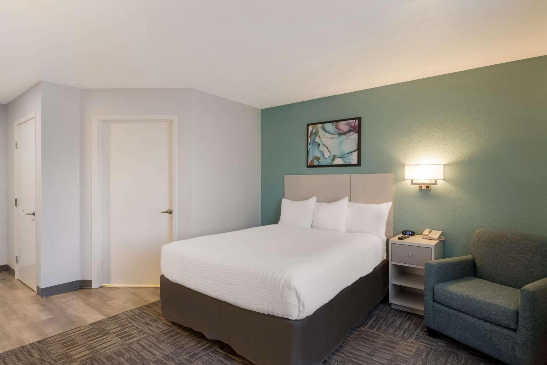 MainStay Suites Omaha Old Mill photo 6