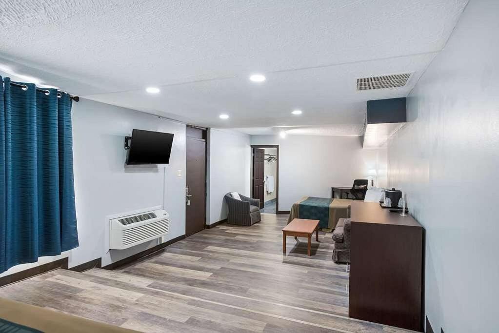 Red Carpet Inn & Suites NJ-73 photo 5