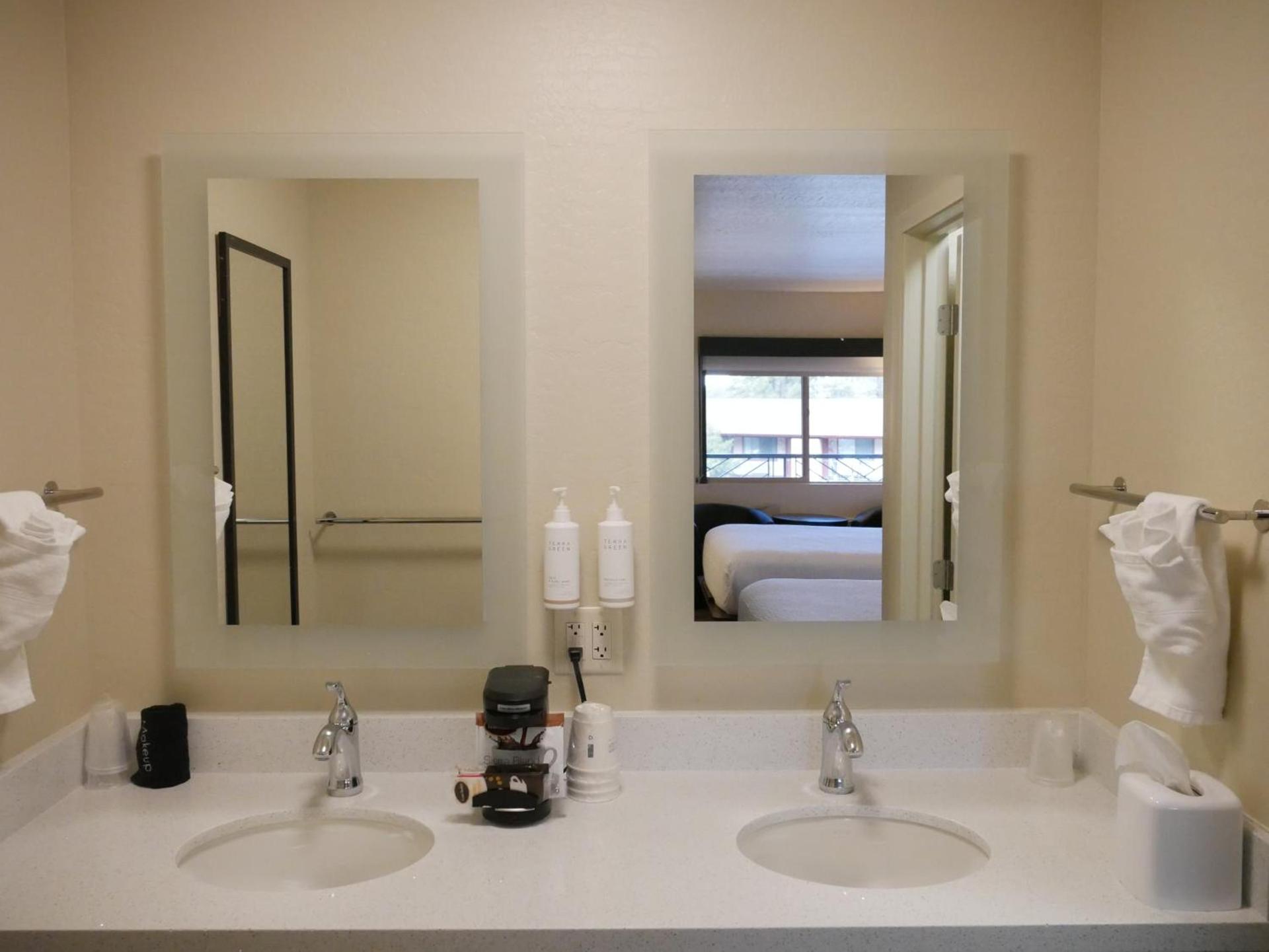 Days Inn by Wyndham Prescott photo 26