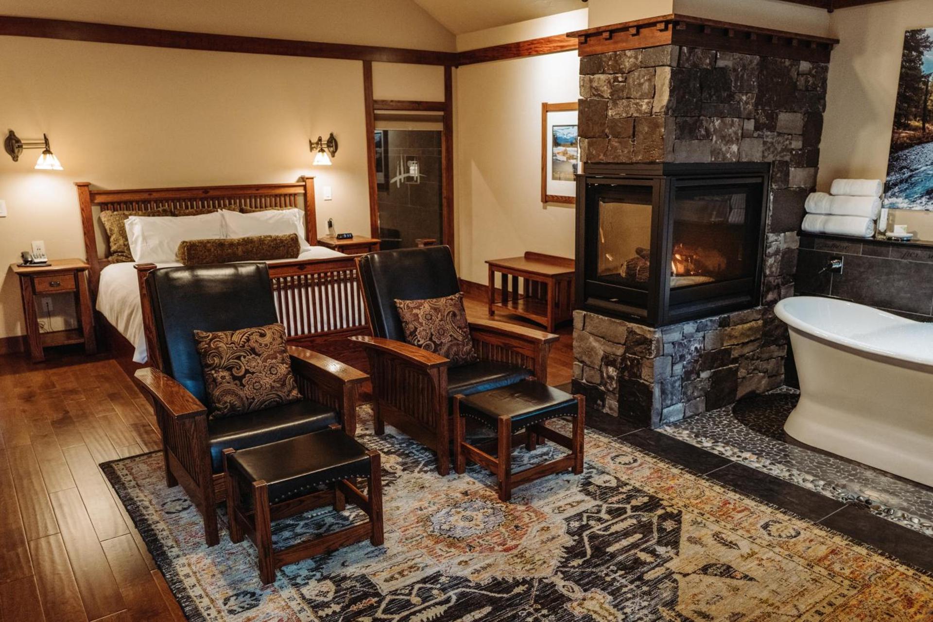 FivePine Lodge photo 2