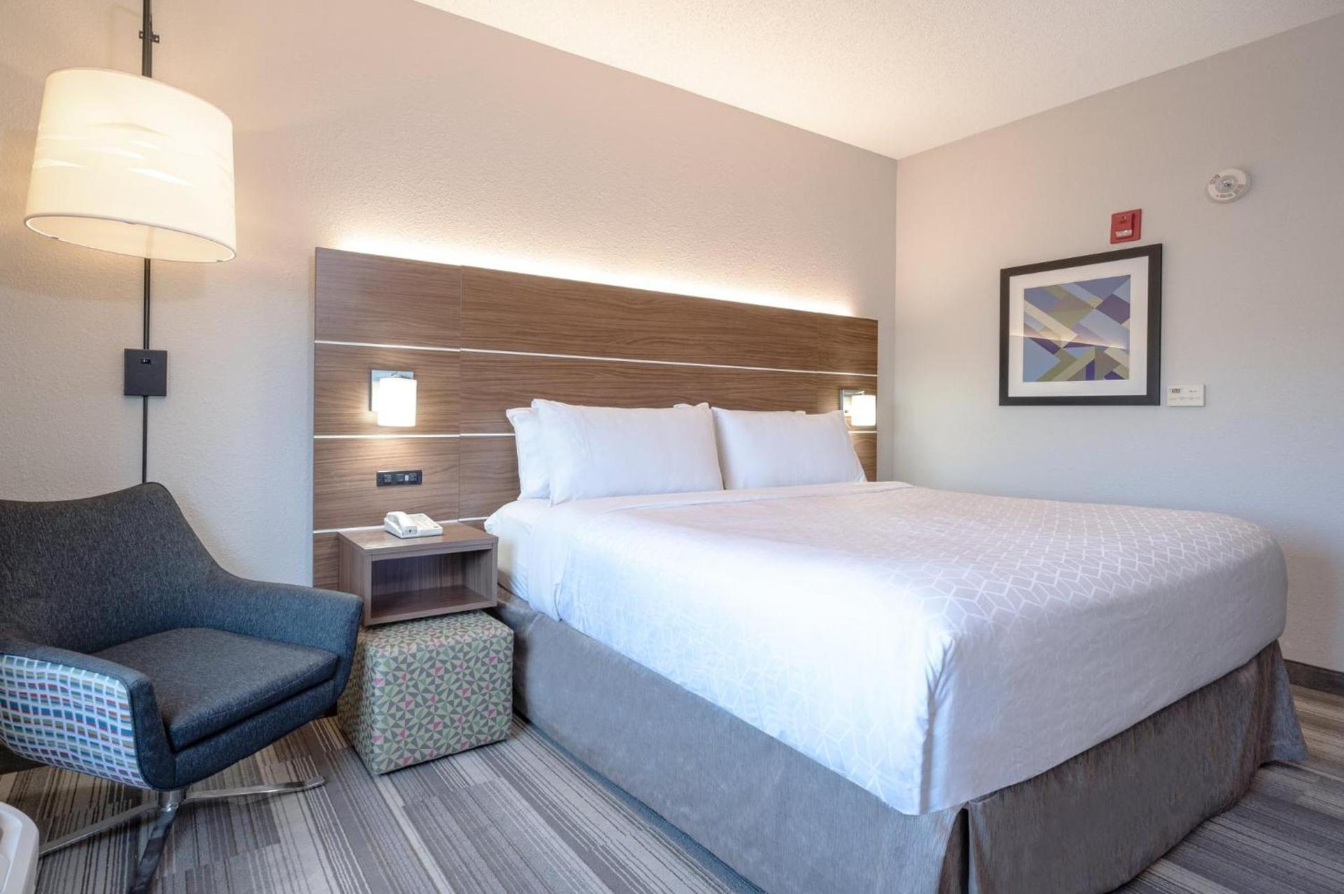 Holiday Inn Express & Suites Vandalia by IHG photo 58