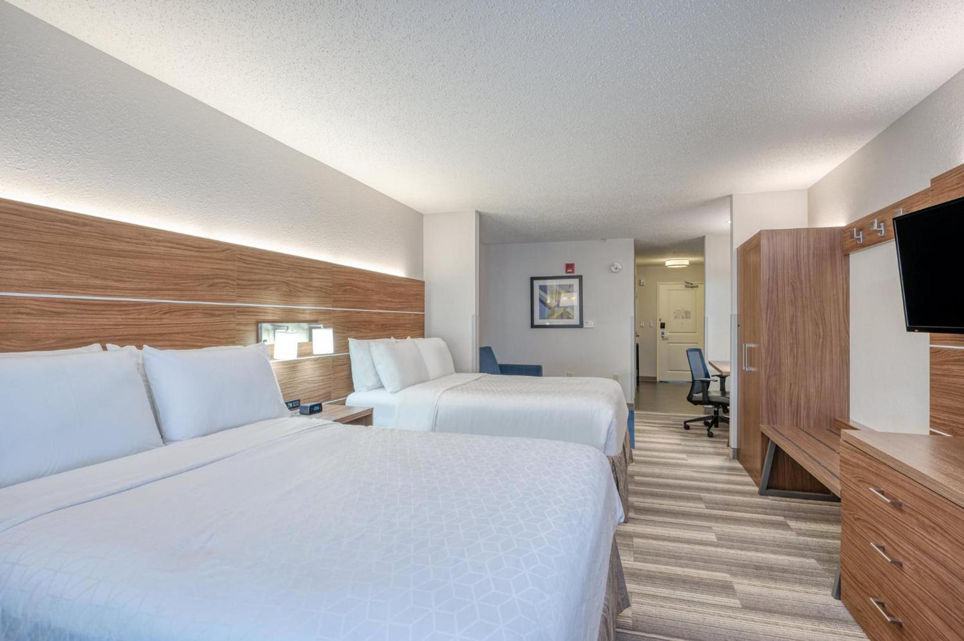 Holiday Inn Express & Suites Vandalia by IHG photo 55