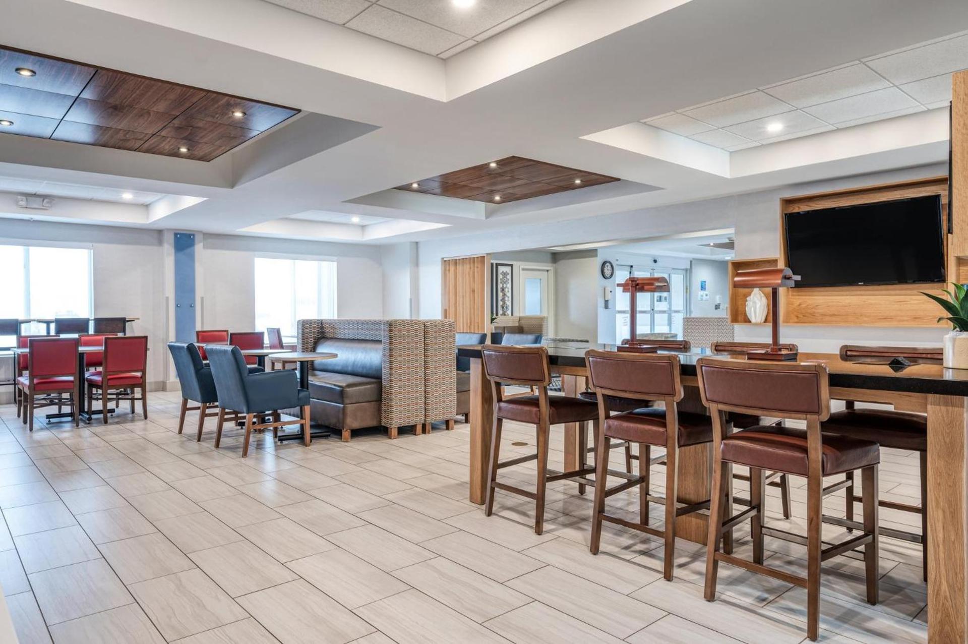 Holiday Inn Express & Suites Vandalia by IHG photo 40