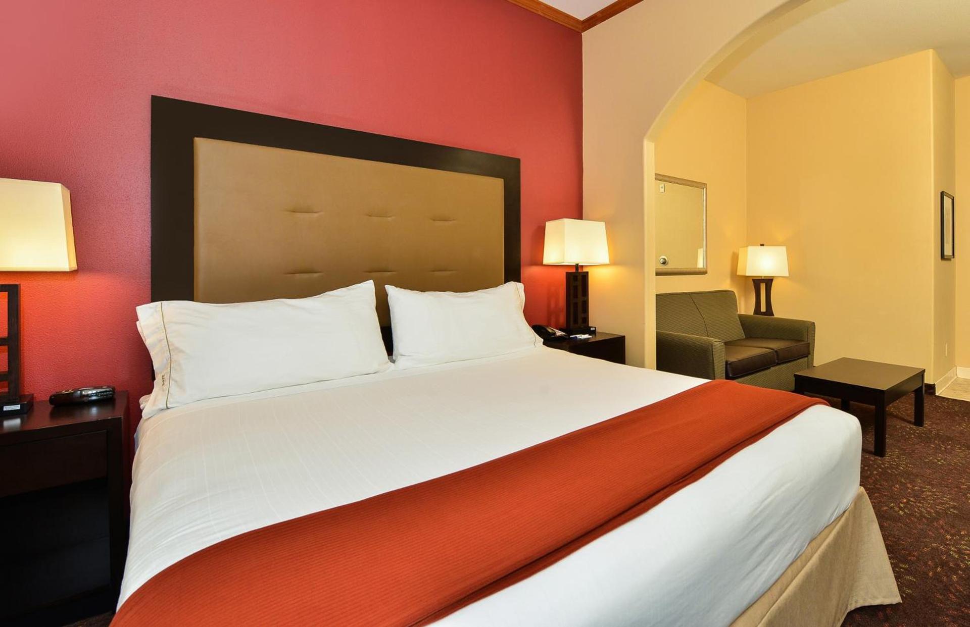 Holiday Inn Express Vancouver North by IHG photo 3