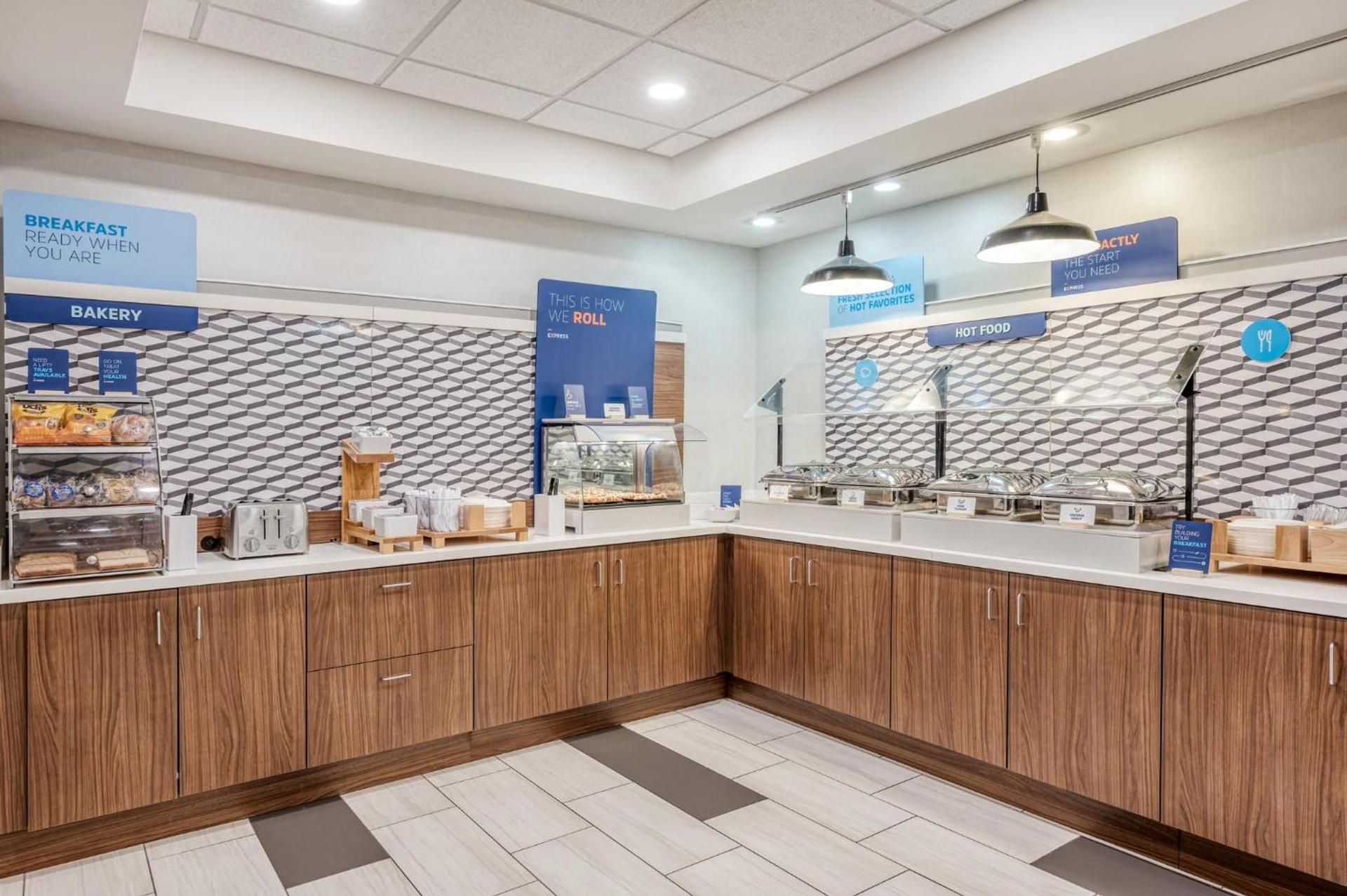 Holiday Inn Express & Suites Vandalia by IHG photo 44